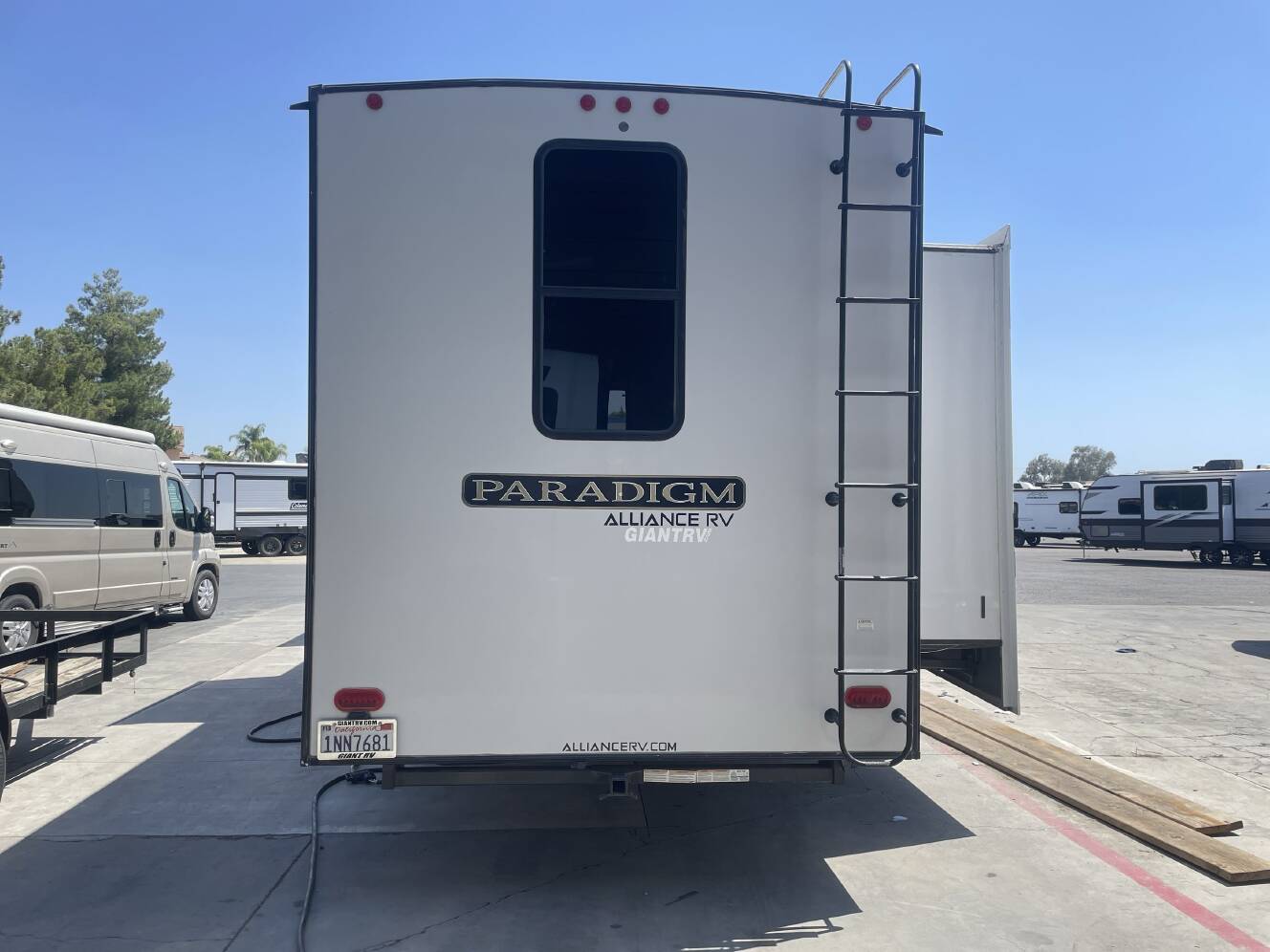 A photo of this 2021 Alliance PARADIGM 372RK