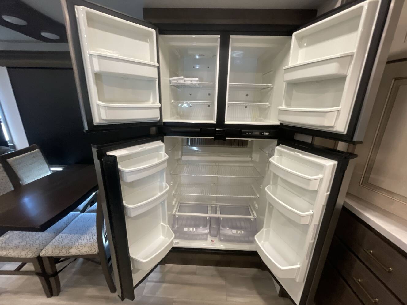 A photo of this 2021 Alliance PARADIGM 372RK