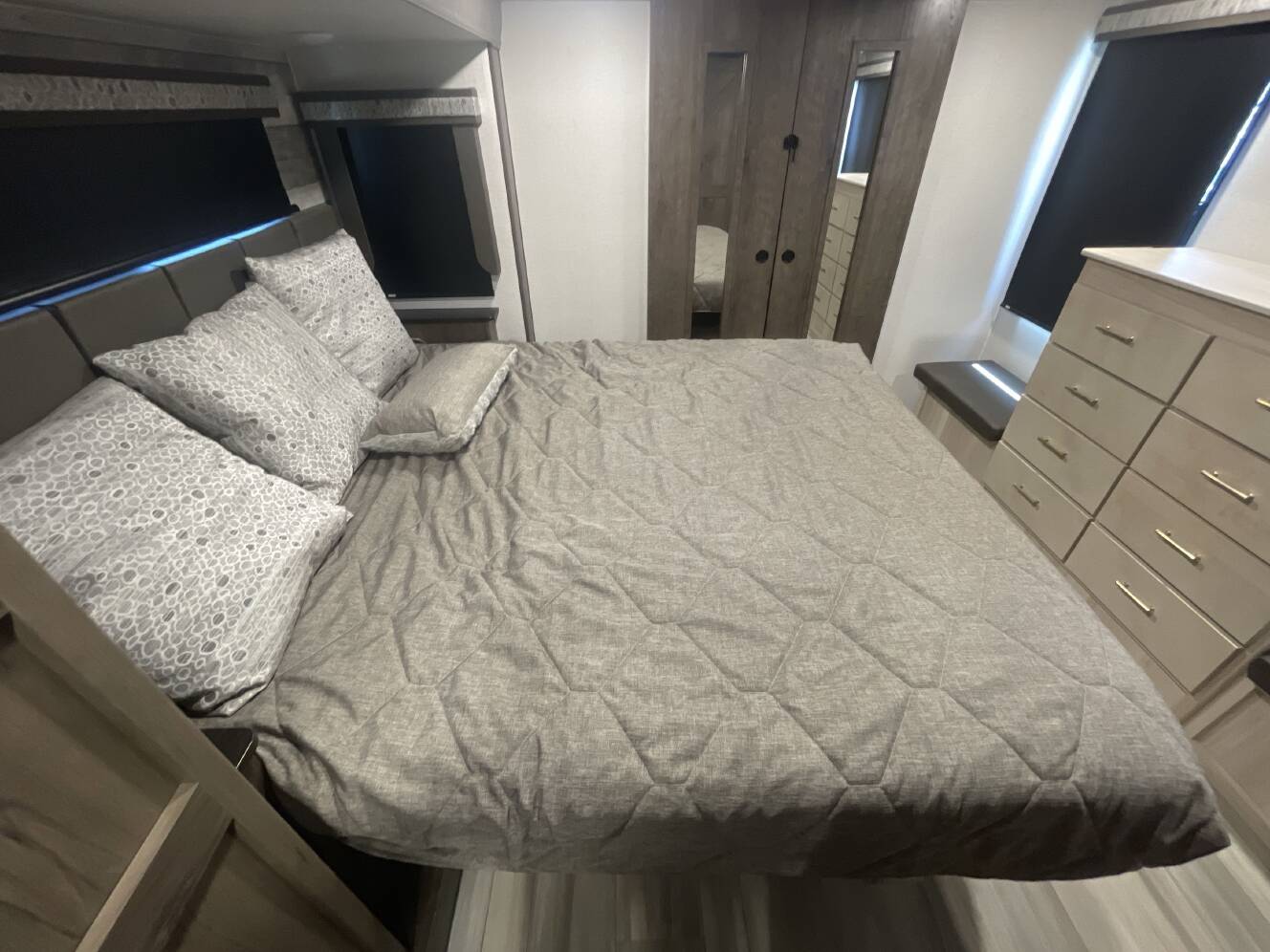 A photo of this 2021 Alliance PARADIGM 372RK