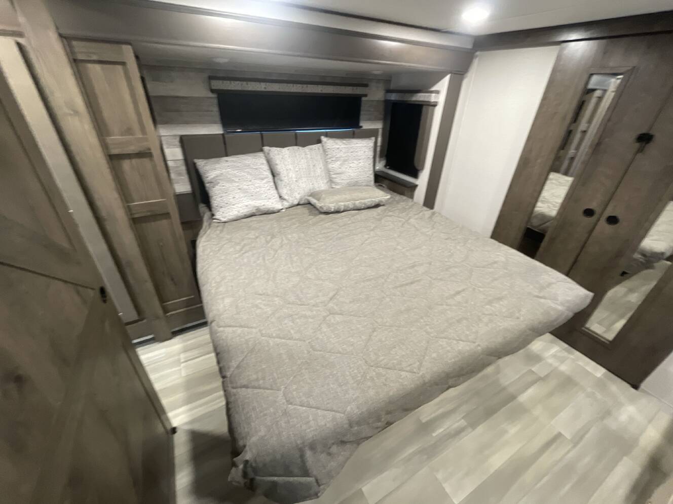 A photo of this 2021 Alliance PARADIGM 372RK