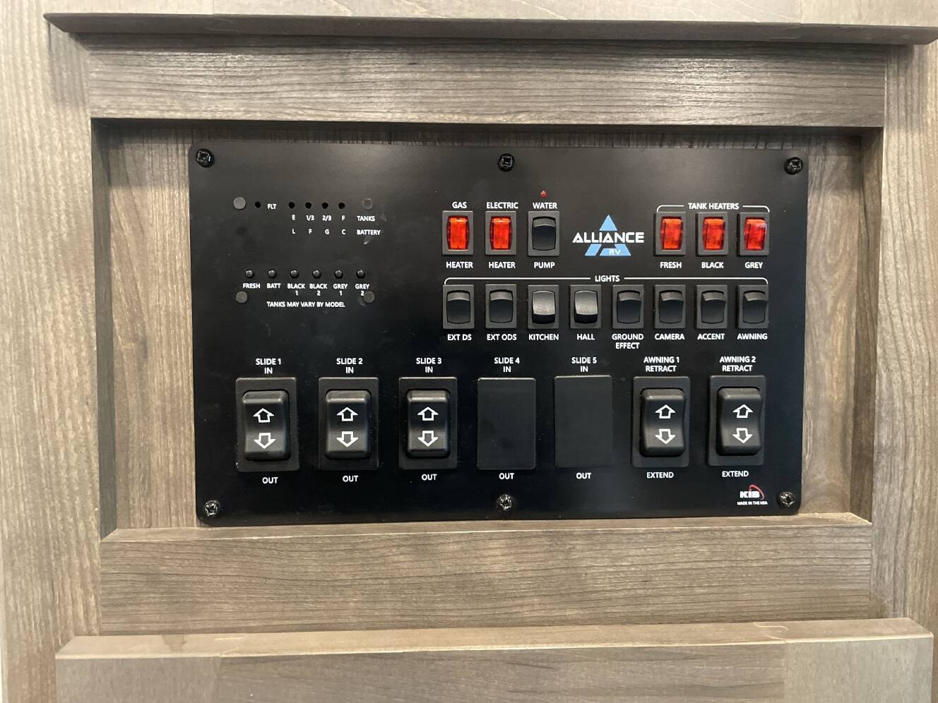 A photo of this 2021 Alliance PARADIGM 372RK