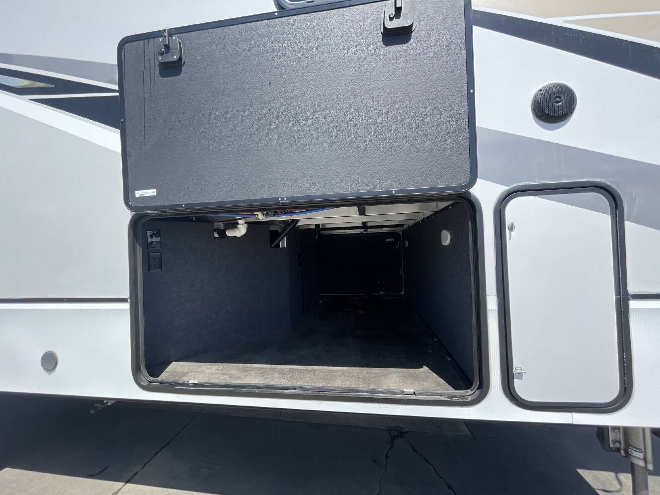 A photo of this 2021 Alliance PARADIGM 372RK