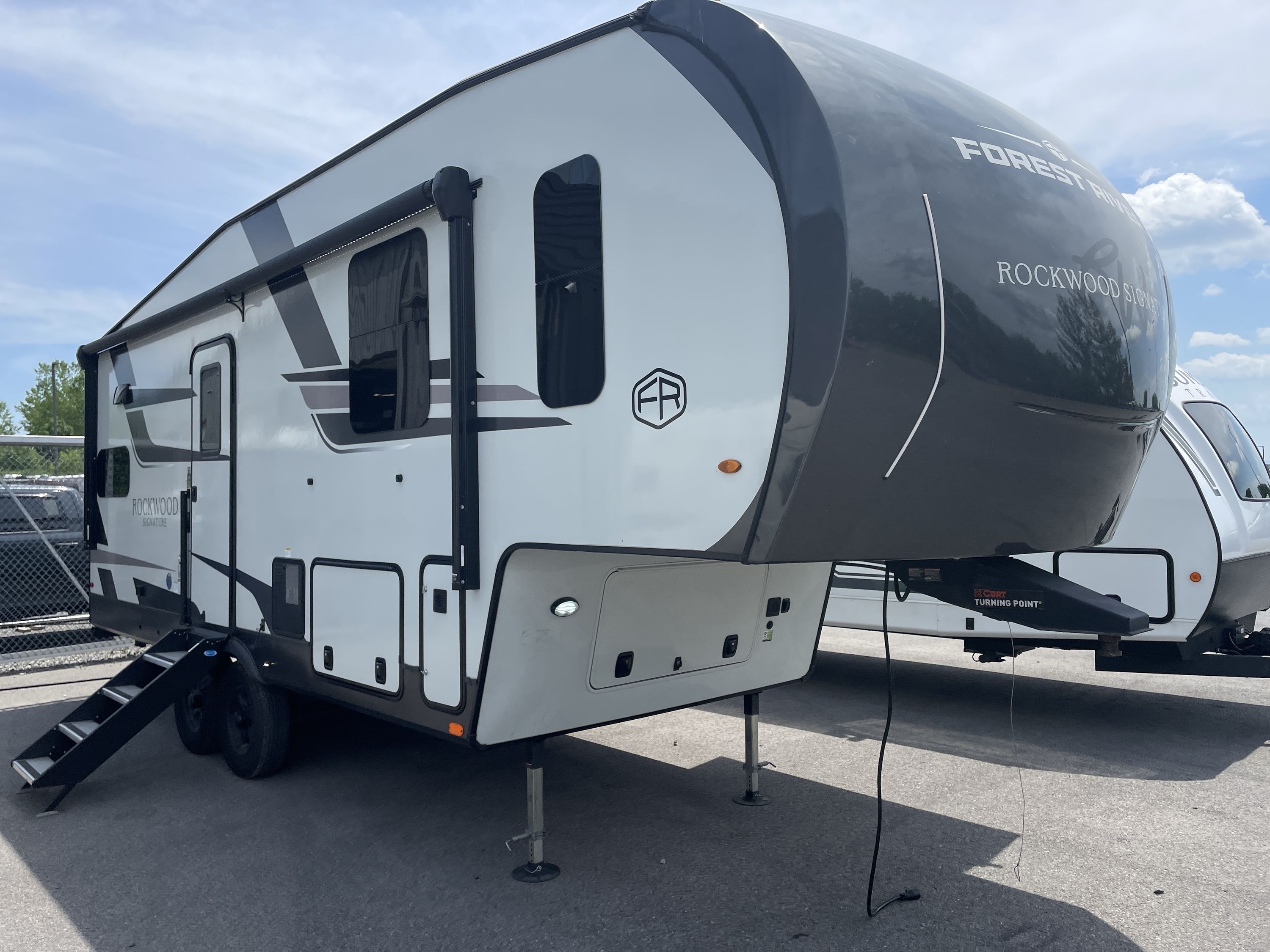 2025 Forest River ROCKWOOD SIGNATURE 281RK RV