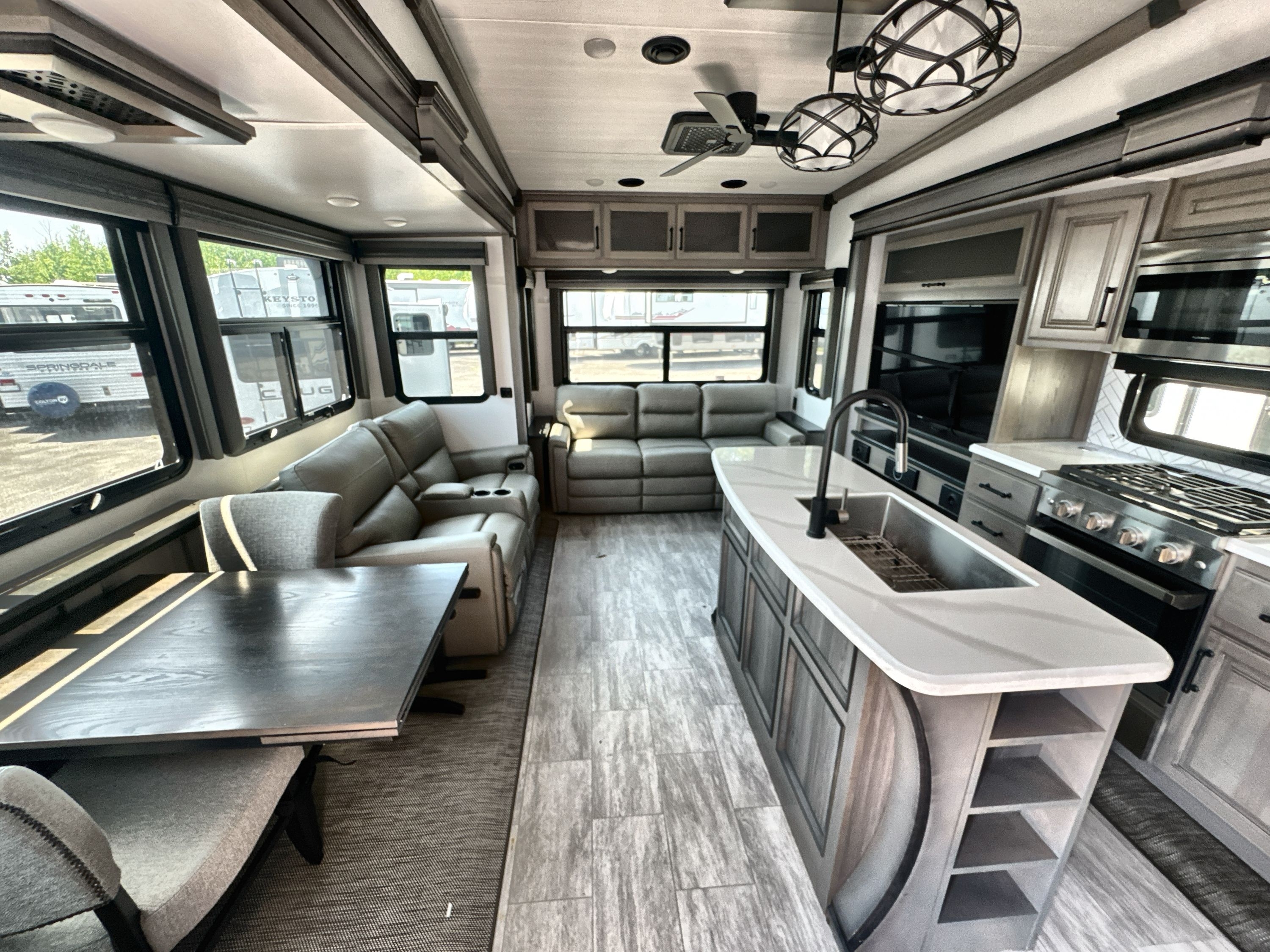 2023 Keystone MONTANA 3123RL in hamburg NY