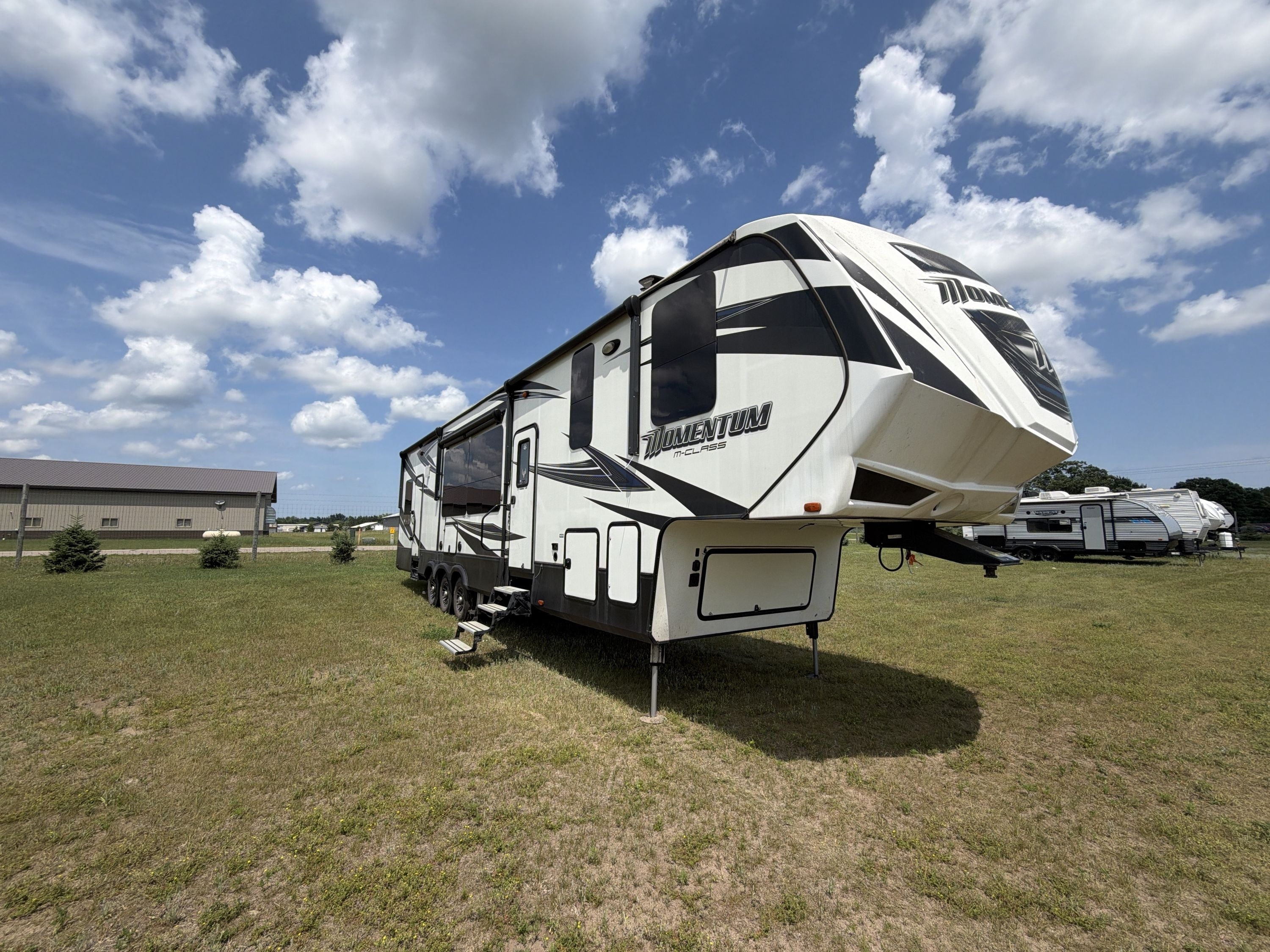 2017 Grand Design MOMENTUM 395M in little falls MN