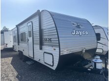 Travel Trailers: An RV Buyer Basics Guide image