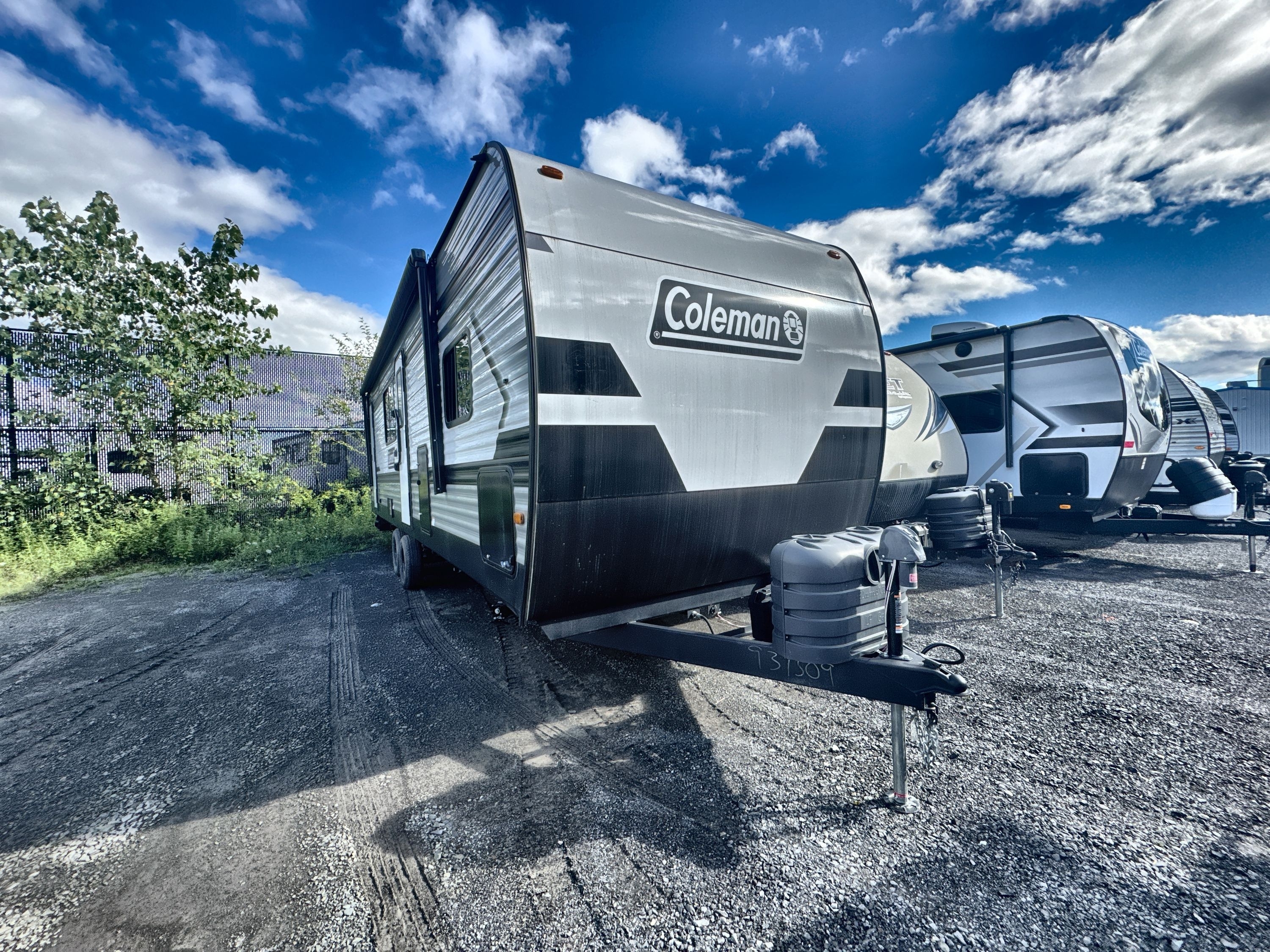 2025 Keystone COLEMAN LANTERN 28BHS RV