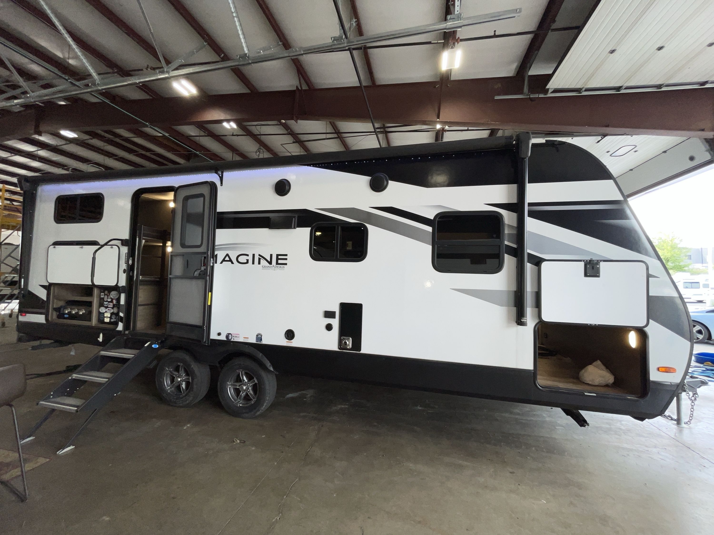 2023 Grand Design IMAGINE 2400BH RV