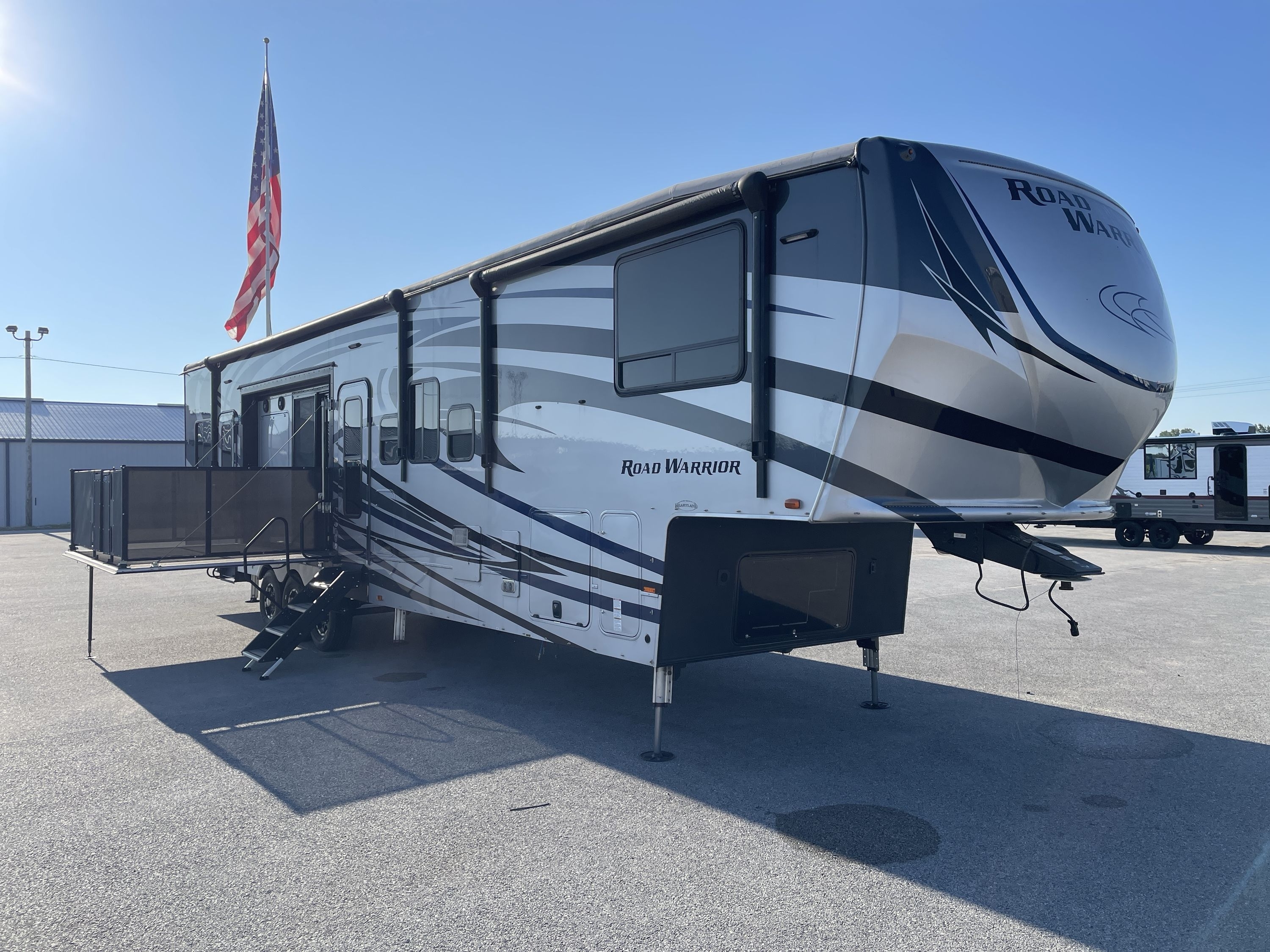 2018 Heartland ROAD WARRIOR 427 427RW in davenport IA
