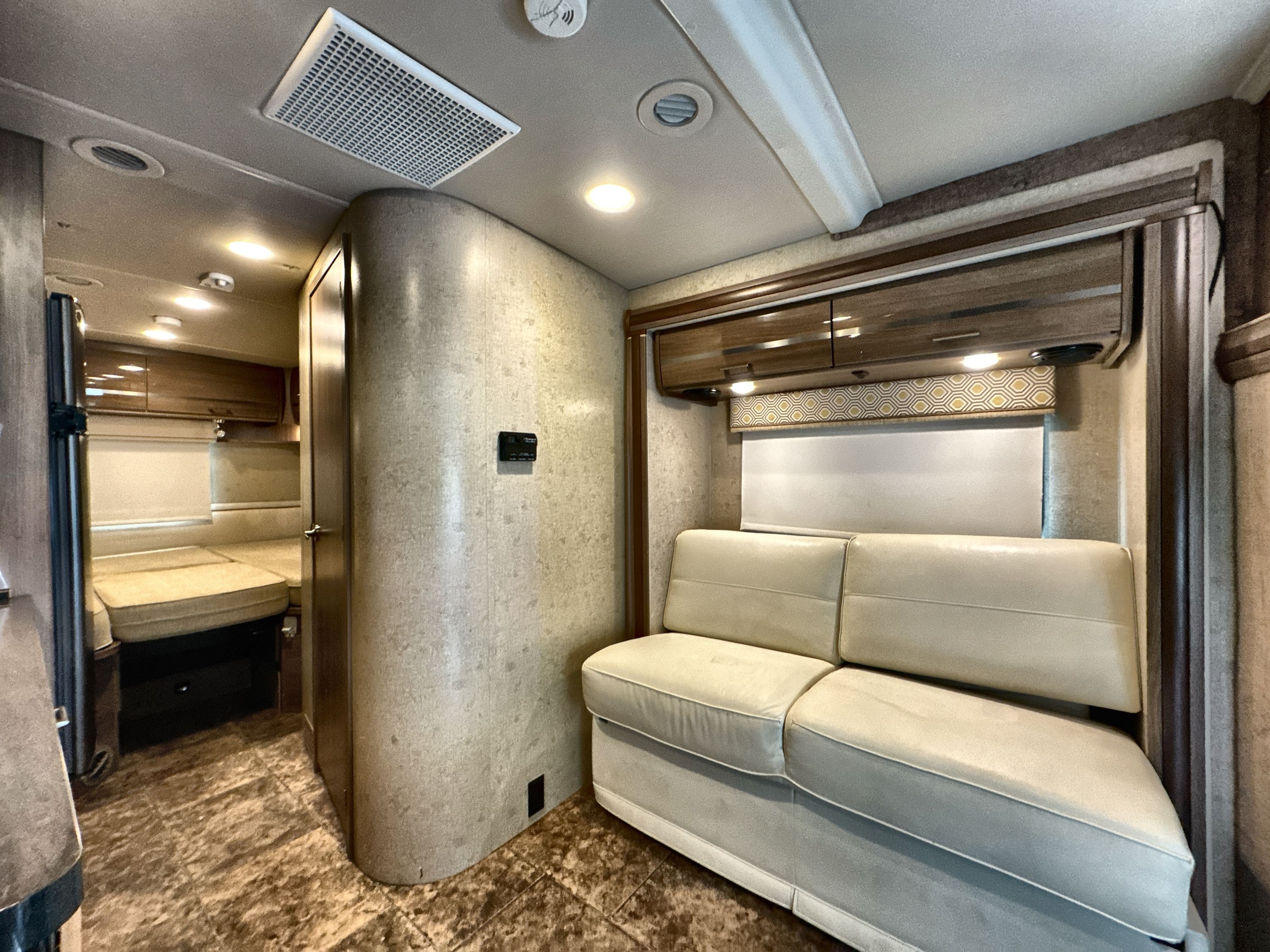 2014 Itasca NAVION 24V in kingston NY