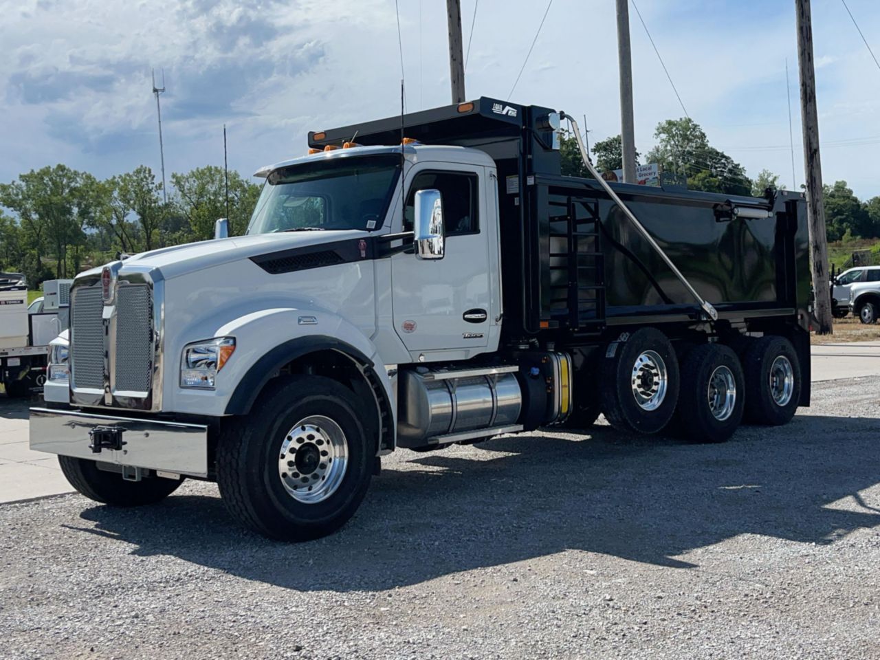 2027 KENWORTH T880 in Cinnaminson, NJ