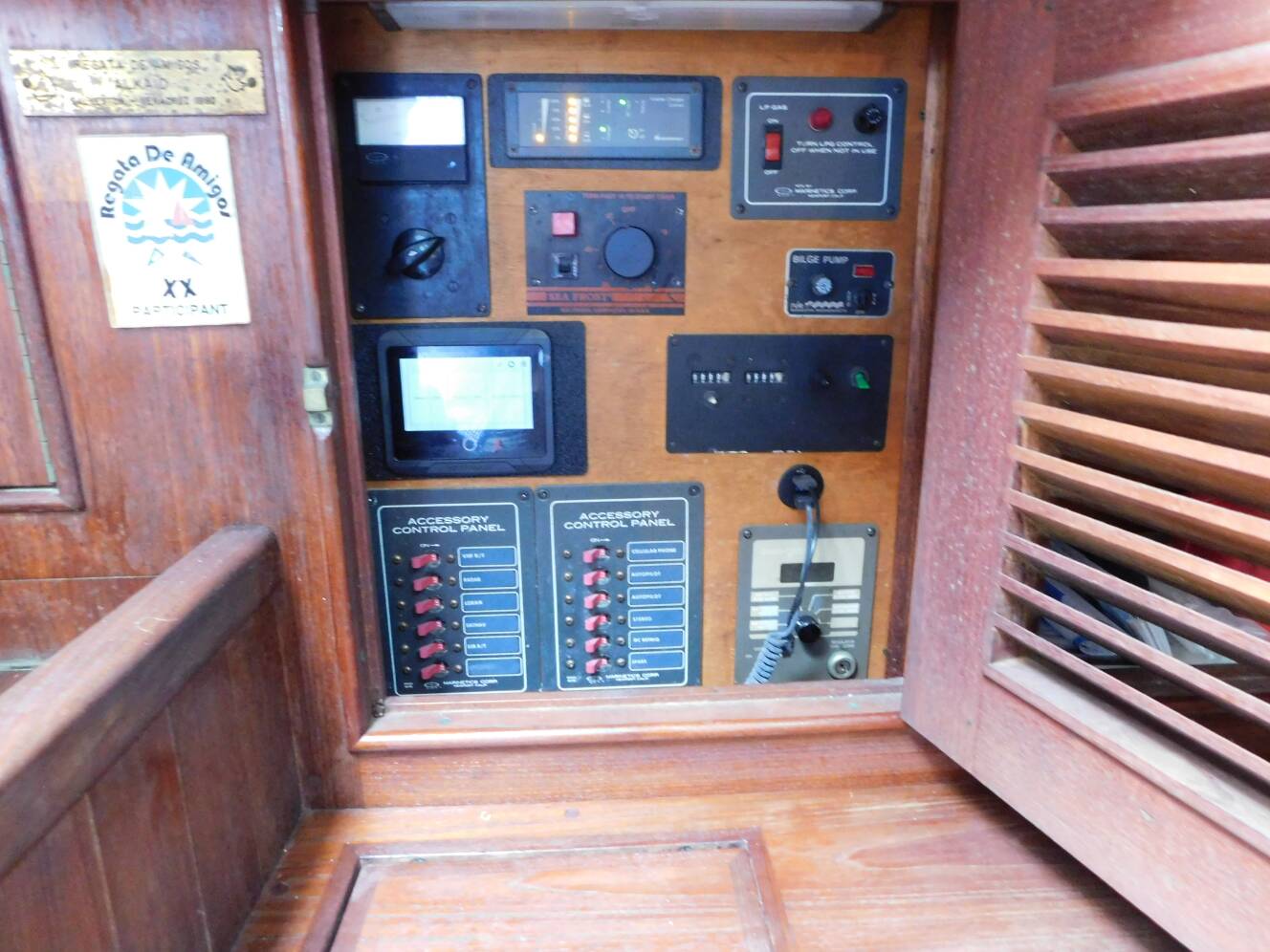 A photo of this 1988 Shannon 37 Cutter Sloop