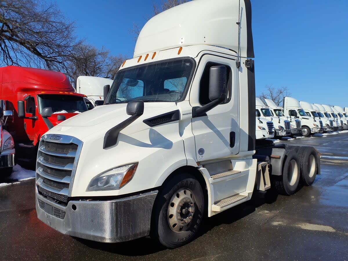 2019 FREIGHTLINER CASCADIA 116 in Springfield, MA