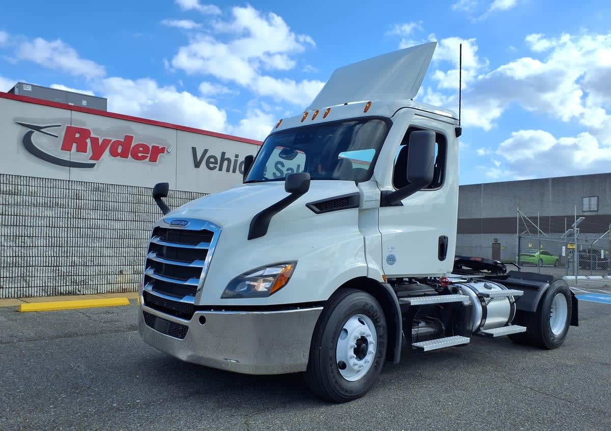 2020 FREIGHTLINER CASCADIA 116 in Memphis, TN
