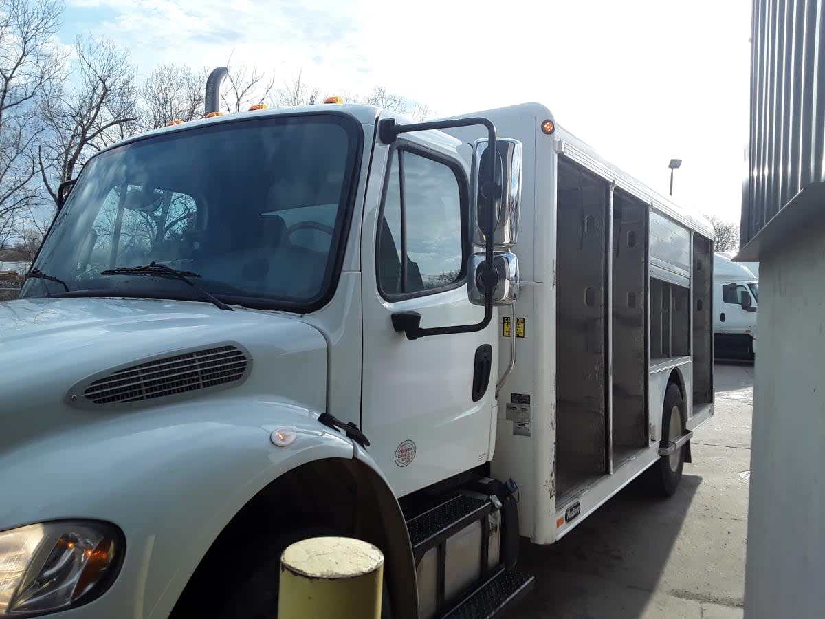 2020 FREIGHTLINER BUSINESS CLASS M2 106 in Kansas City, MO