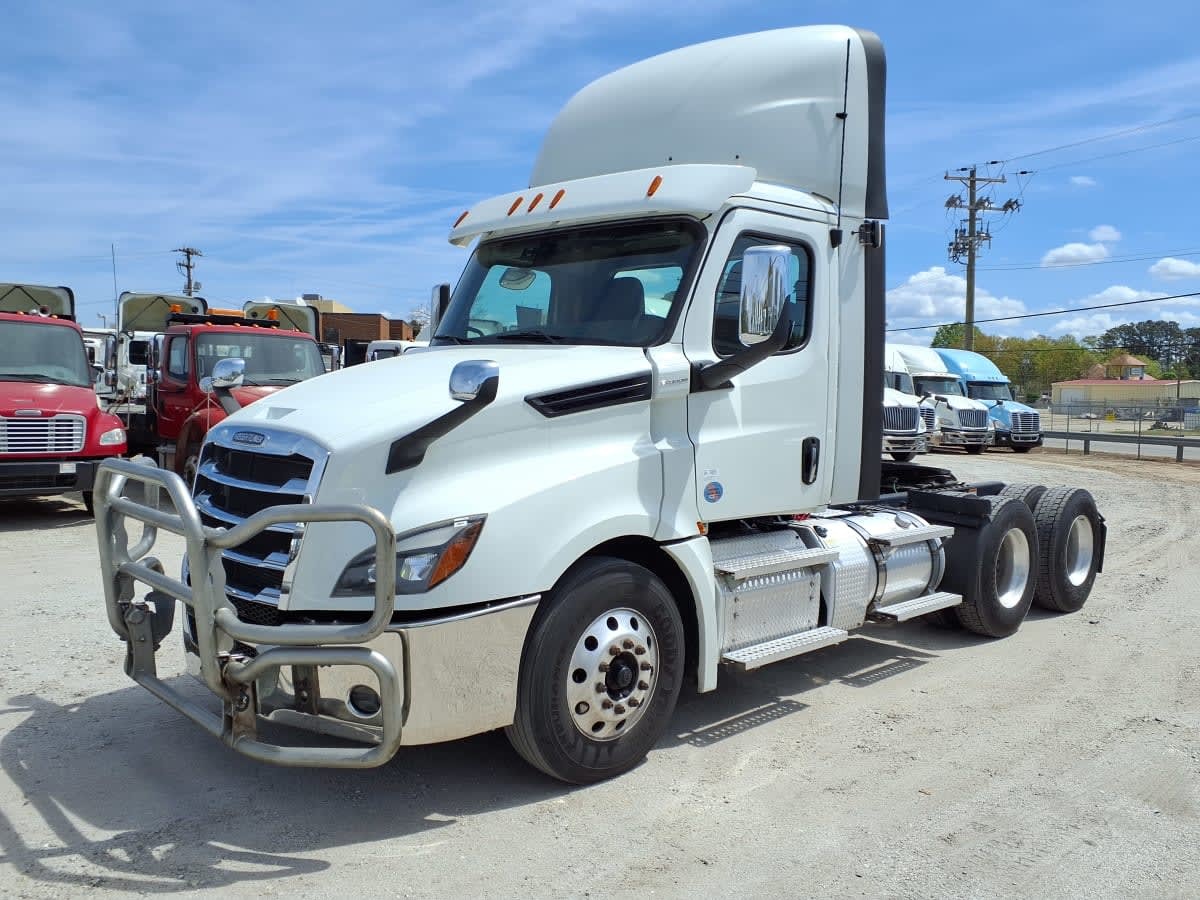 2020 FREIGHTLINER CASCADIA 126 in Greenville, SC
