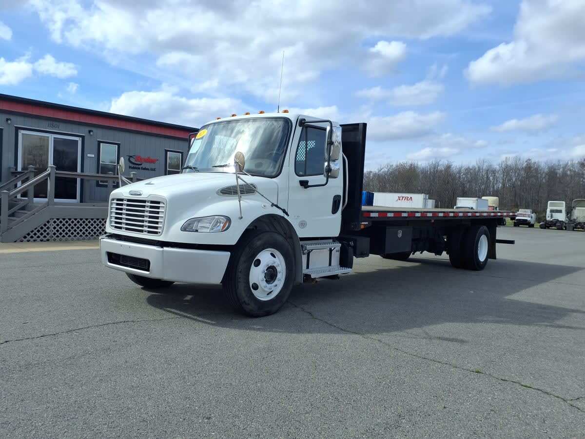 2021 FREIGHTLINER BUSINESS CLASS M2 106 in North Little Rock, AR