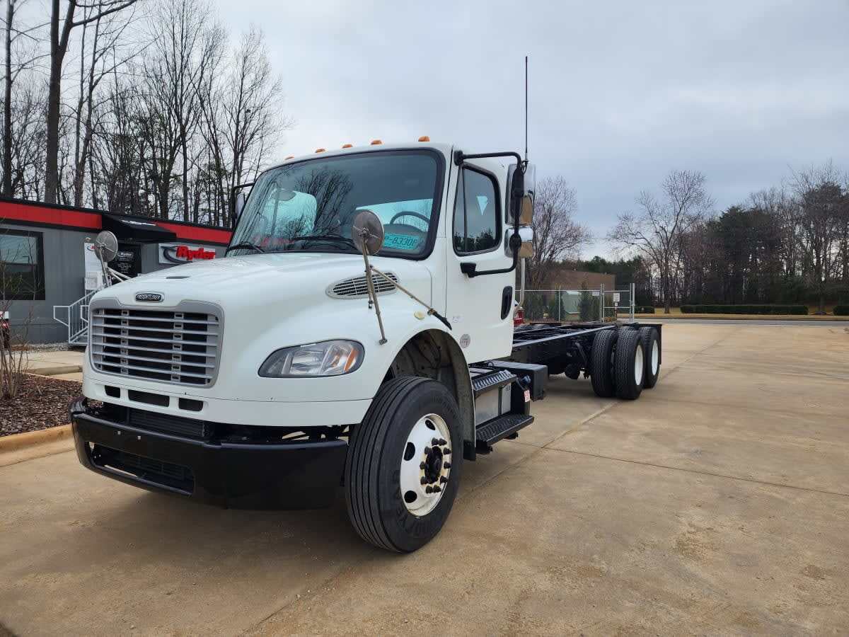 2019 FREIGHTLINER BUSINESS CLASS M2 106 in Greensboro, NC