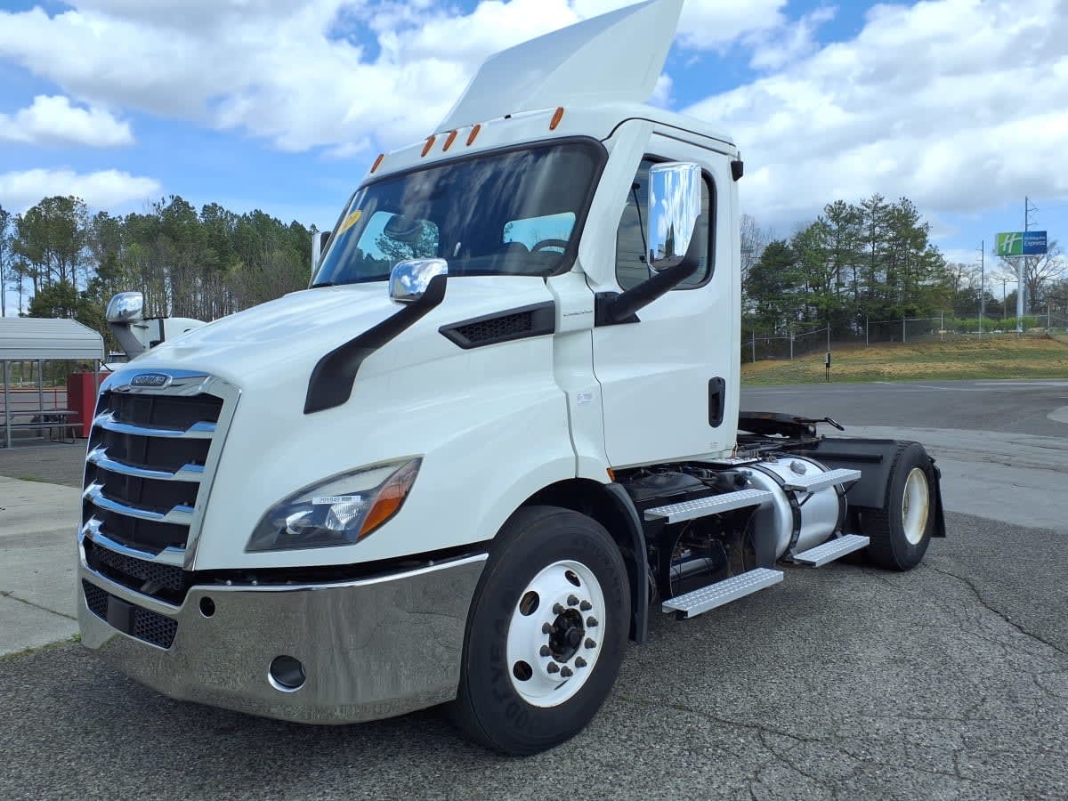 2020 FREIGHTLINER CASCADIA 116 in Knoxville, TN