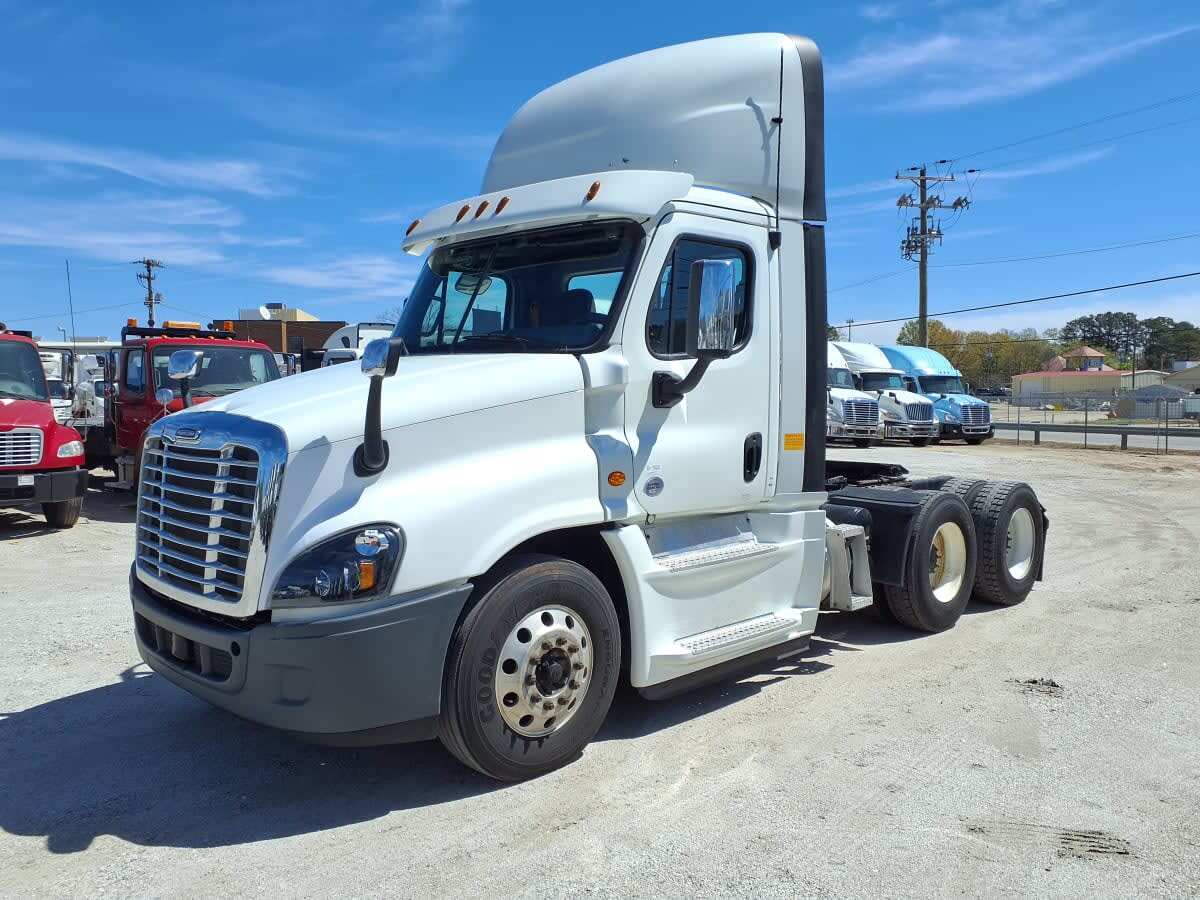 2020 FREIGHTLINER CASCADIA 125 in Greenville, SC
