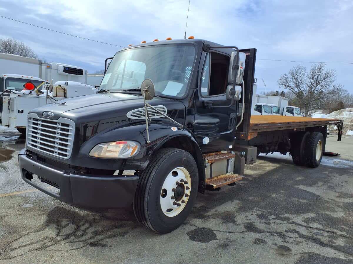 2019 FREIGHTLINER BUSINESS CLASS M2 106 in Salisbury, MA