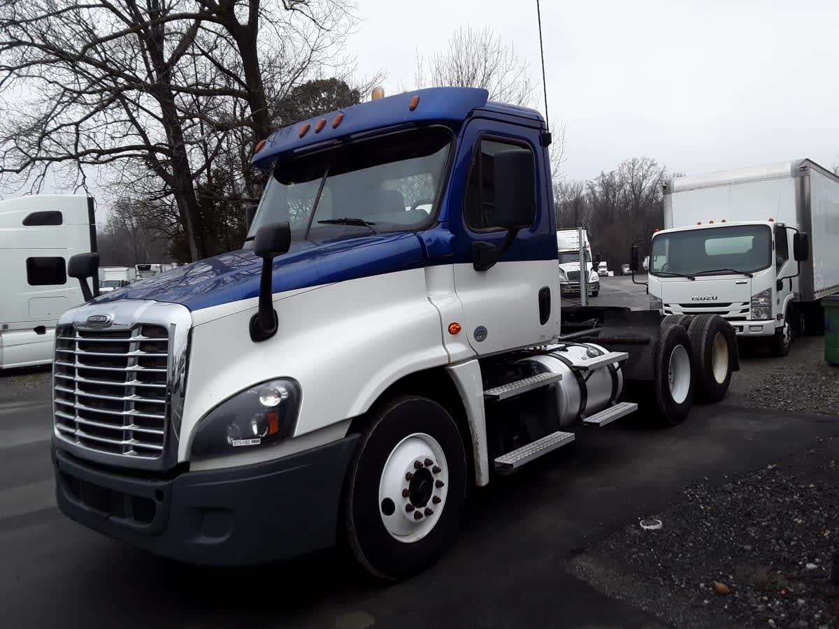 2020 FREIGHTLINER CASCADIA 125 in Charlotte, NC