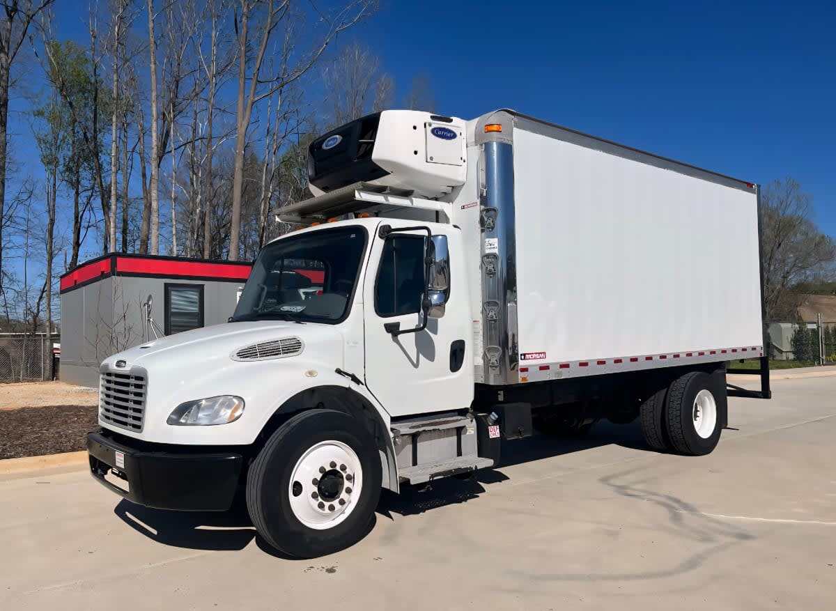 2017 FREIGHTLINER BUSINESS CLASS M2 106 in Greensboro, NC