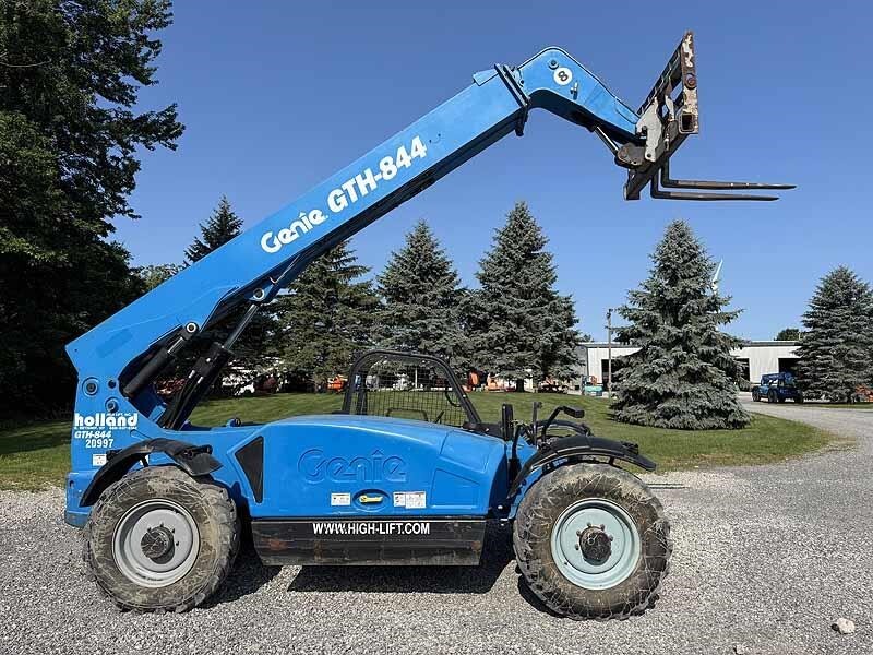 2015 GENIE GTH844 in East Bethany, NY
