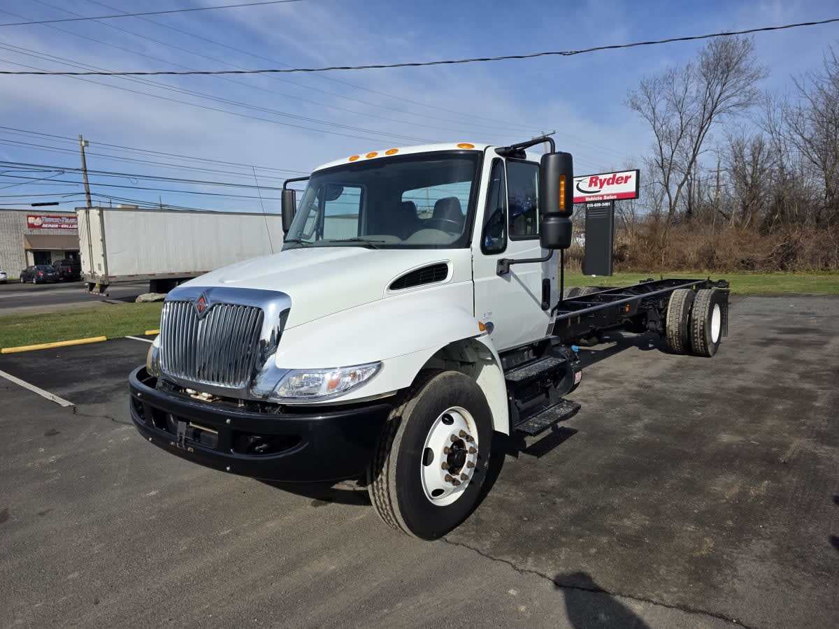 2019 INTERNATIONAL 4300 in Bensalem, PA