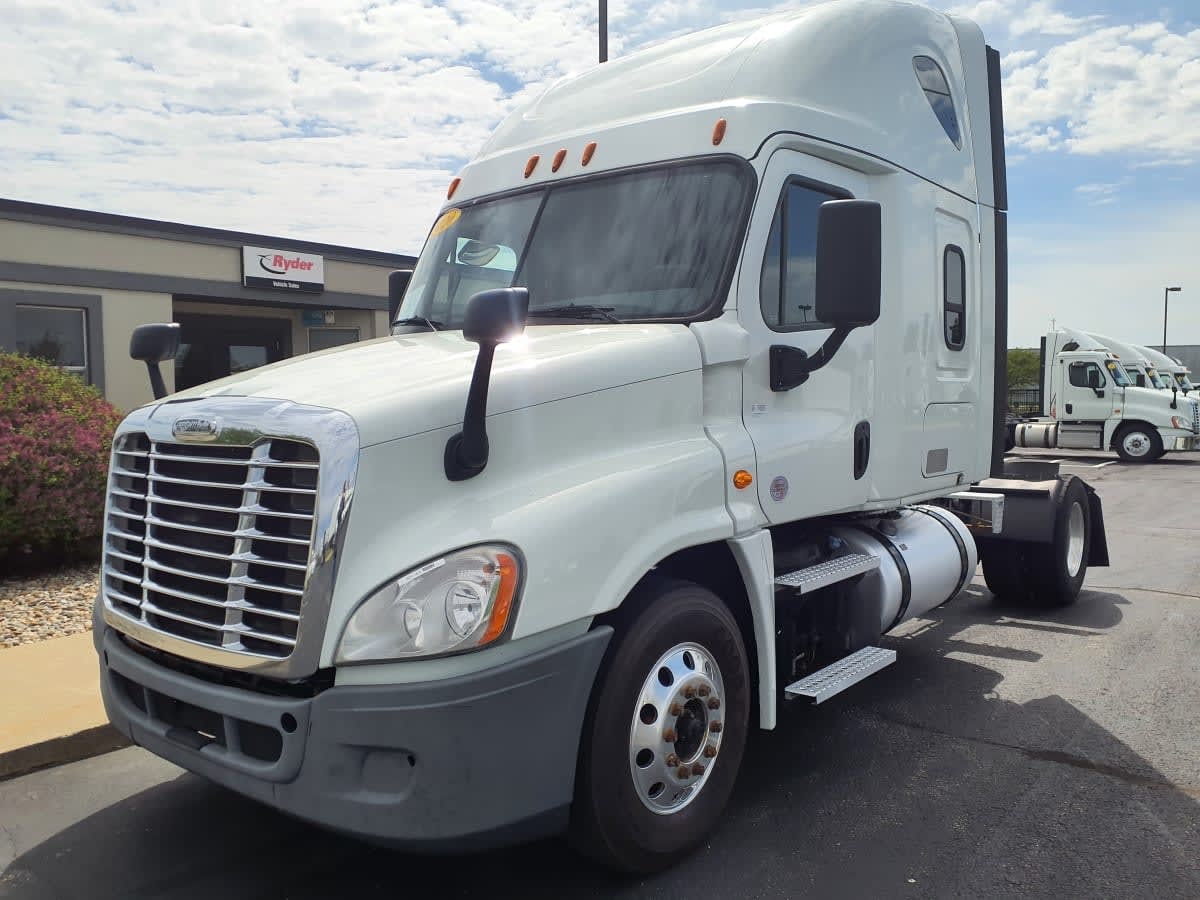 2020 FREIGHTLINER CASCADIA 125 in Altoona, IA