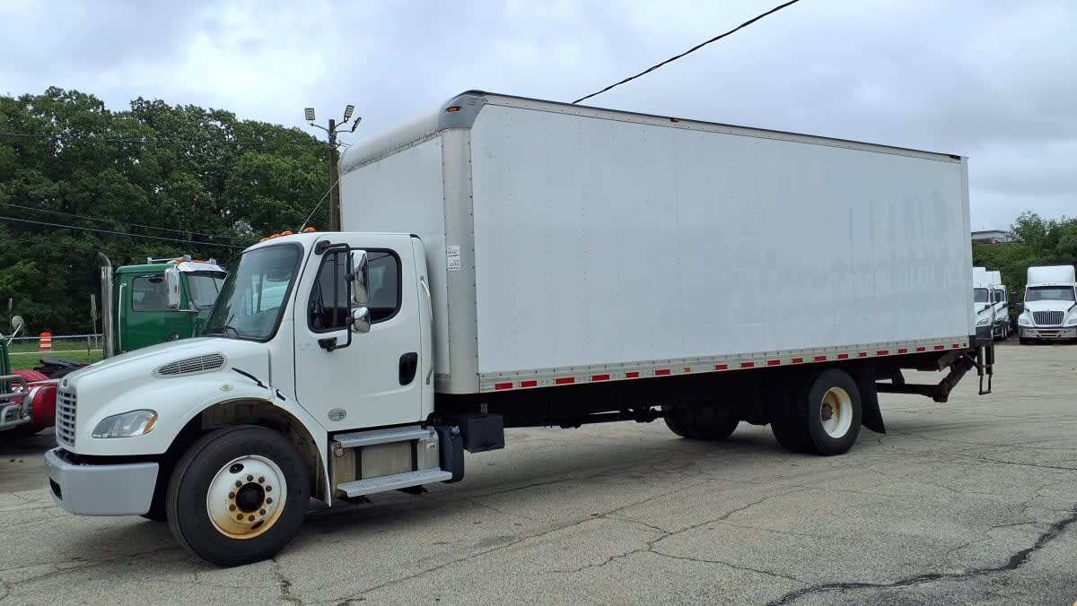 2018 FREIGHTLINER BUSINESS CLASS M2 106 in Warwick, RI