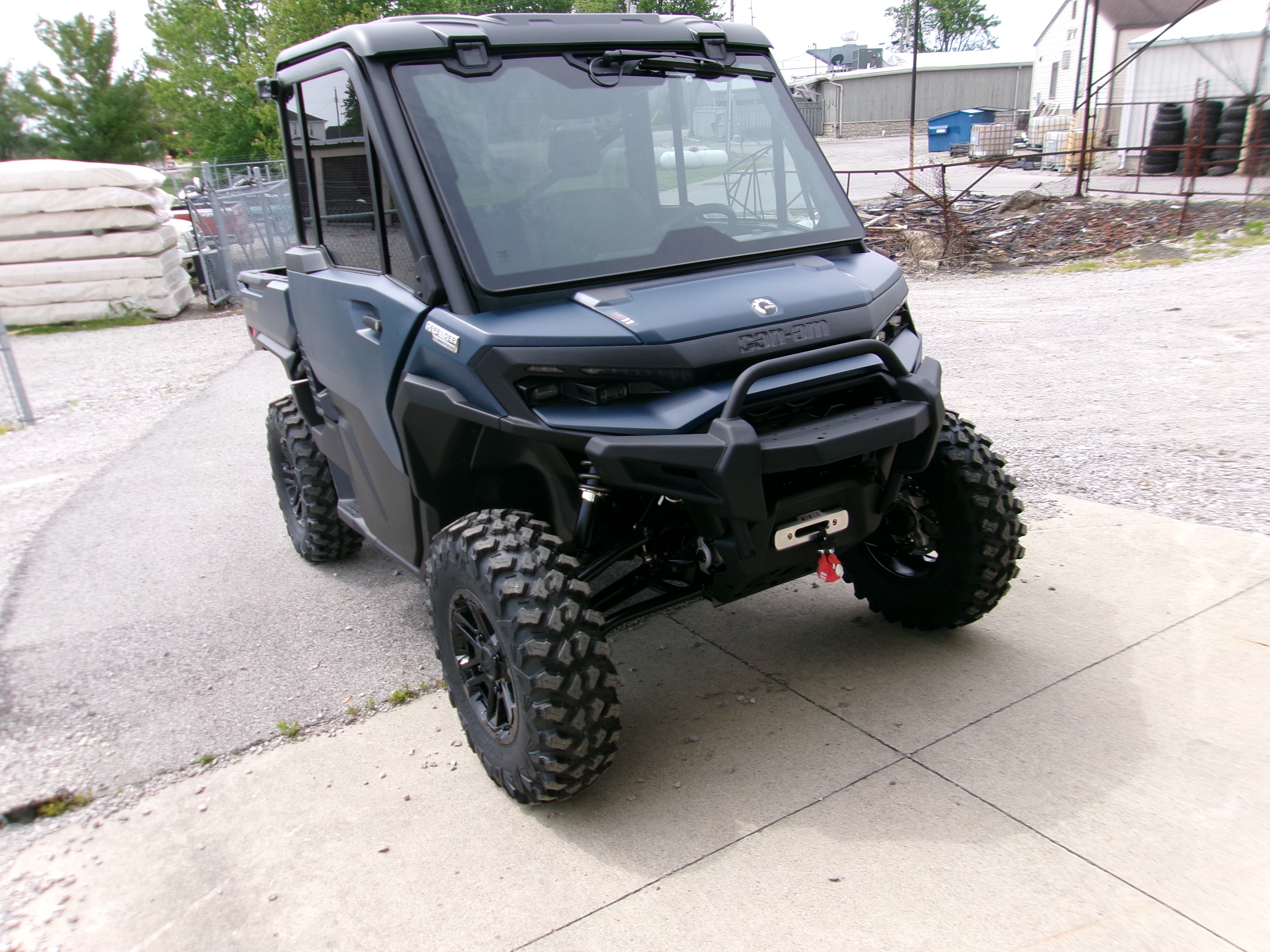 2026 Can-Am Defender Limited HD11 in zulu IN