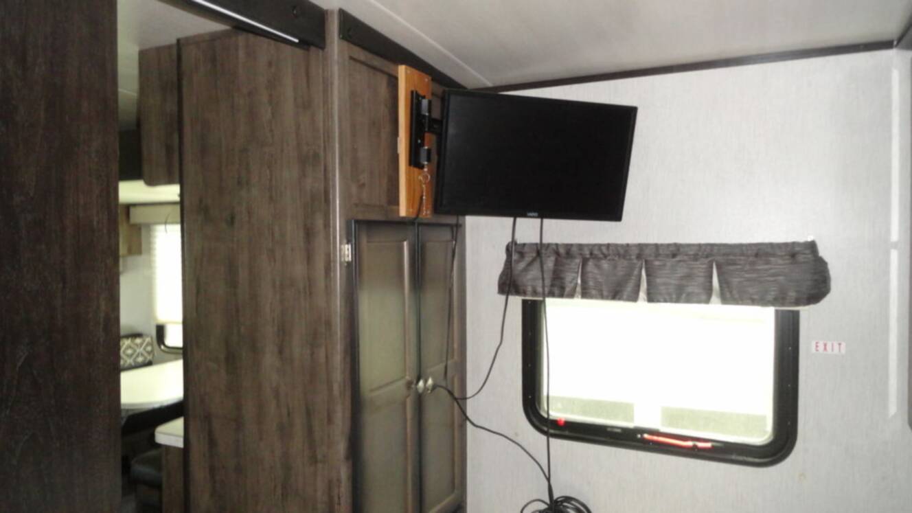 A photo of this 2019 Heartland Mallard M27