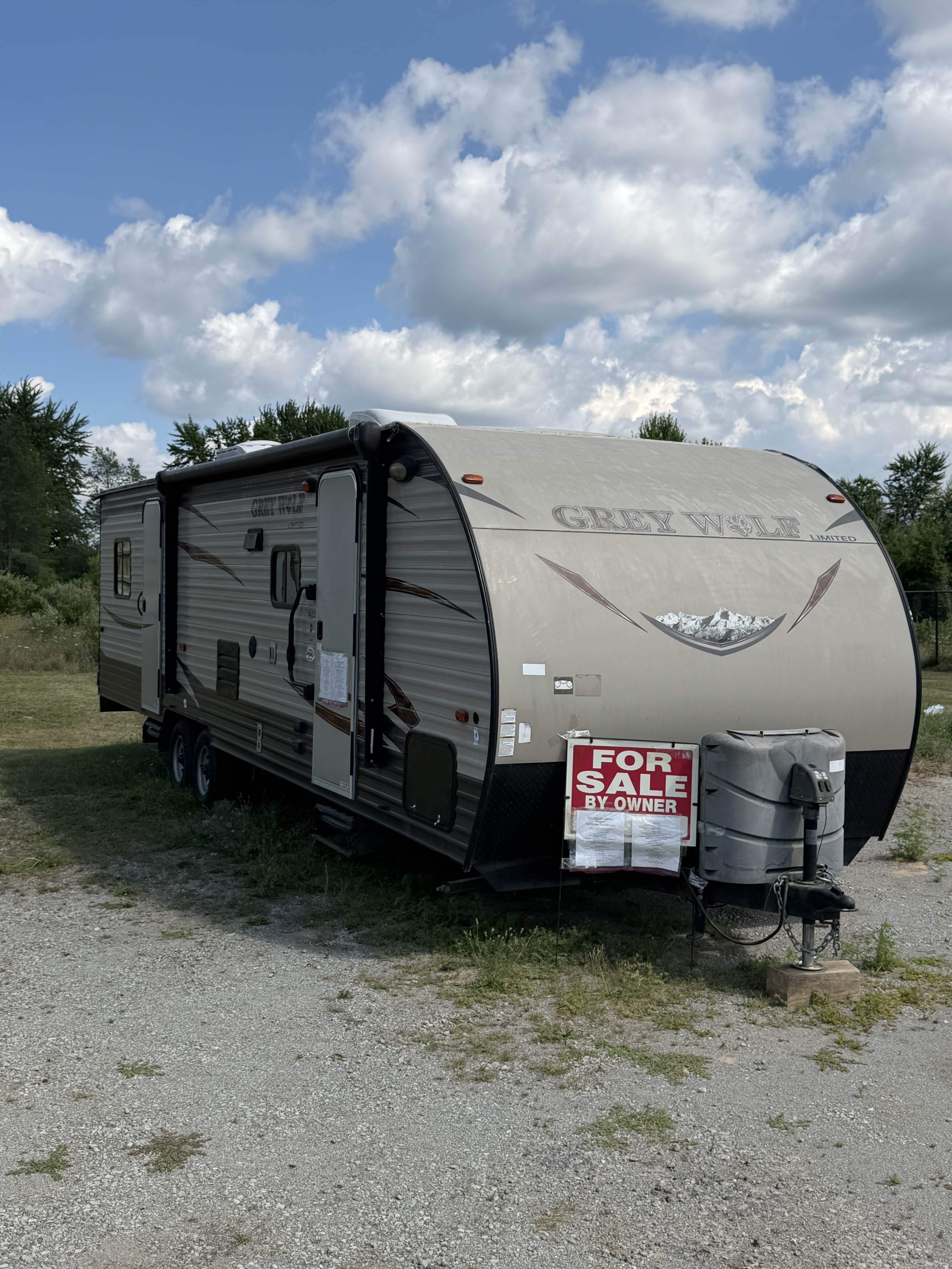 2015 Forest River GREY WOLF 27RR in grandville MI