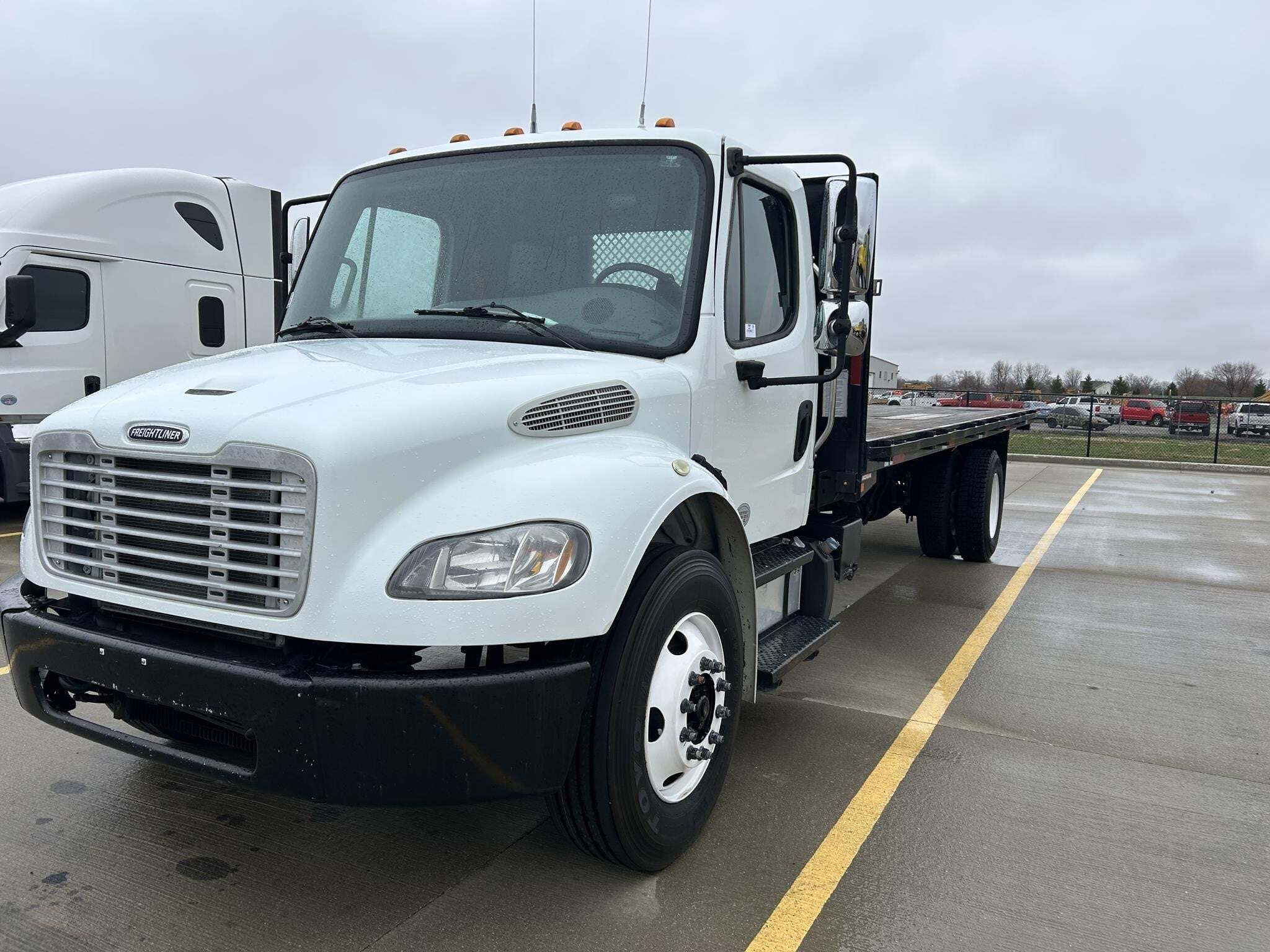 2015 FREIGHTLINER BUSINESS CLASS M2 106 in Indianapolis, IN