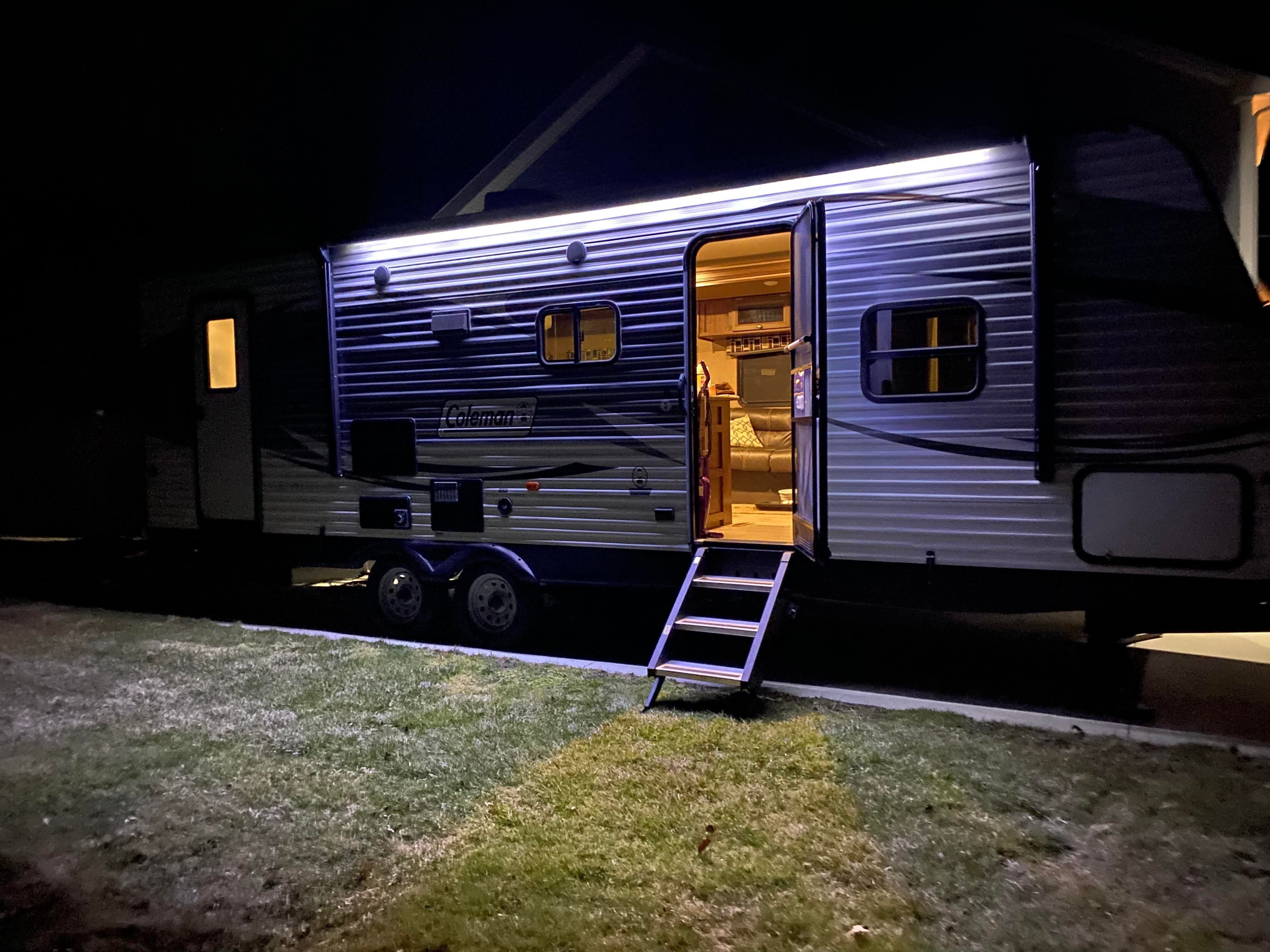 2017 Coleman LANTERN 263BH RV