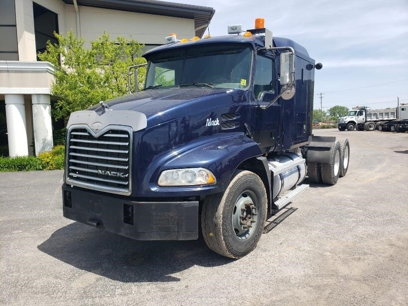 2007 MACK VISION CXN613 in Caledonia, NY