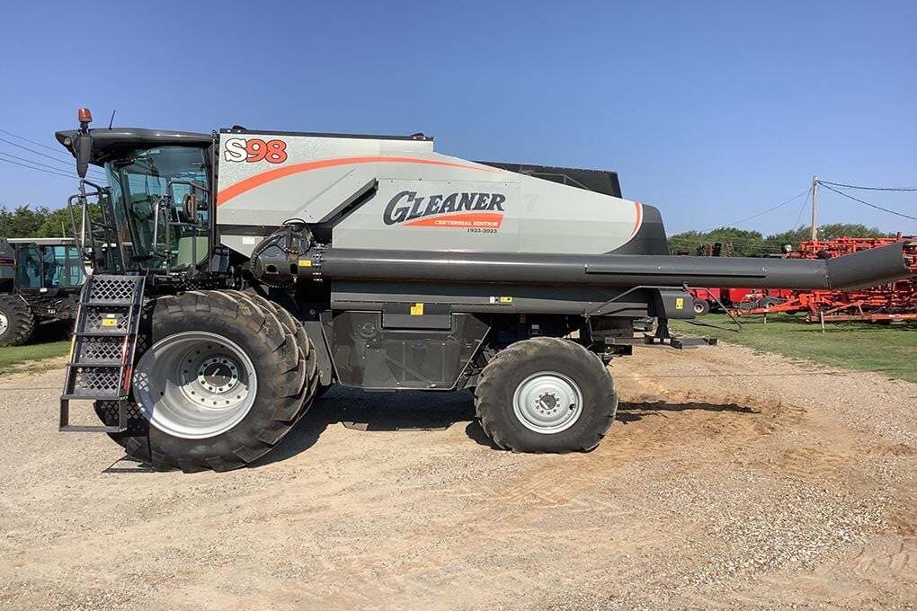 2023 GLEANER S98 in Winfield, KS