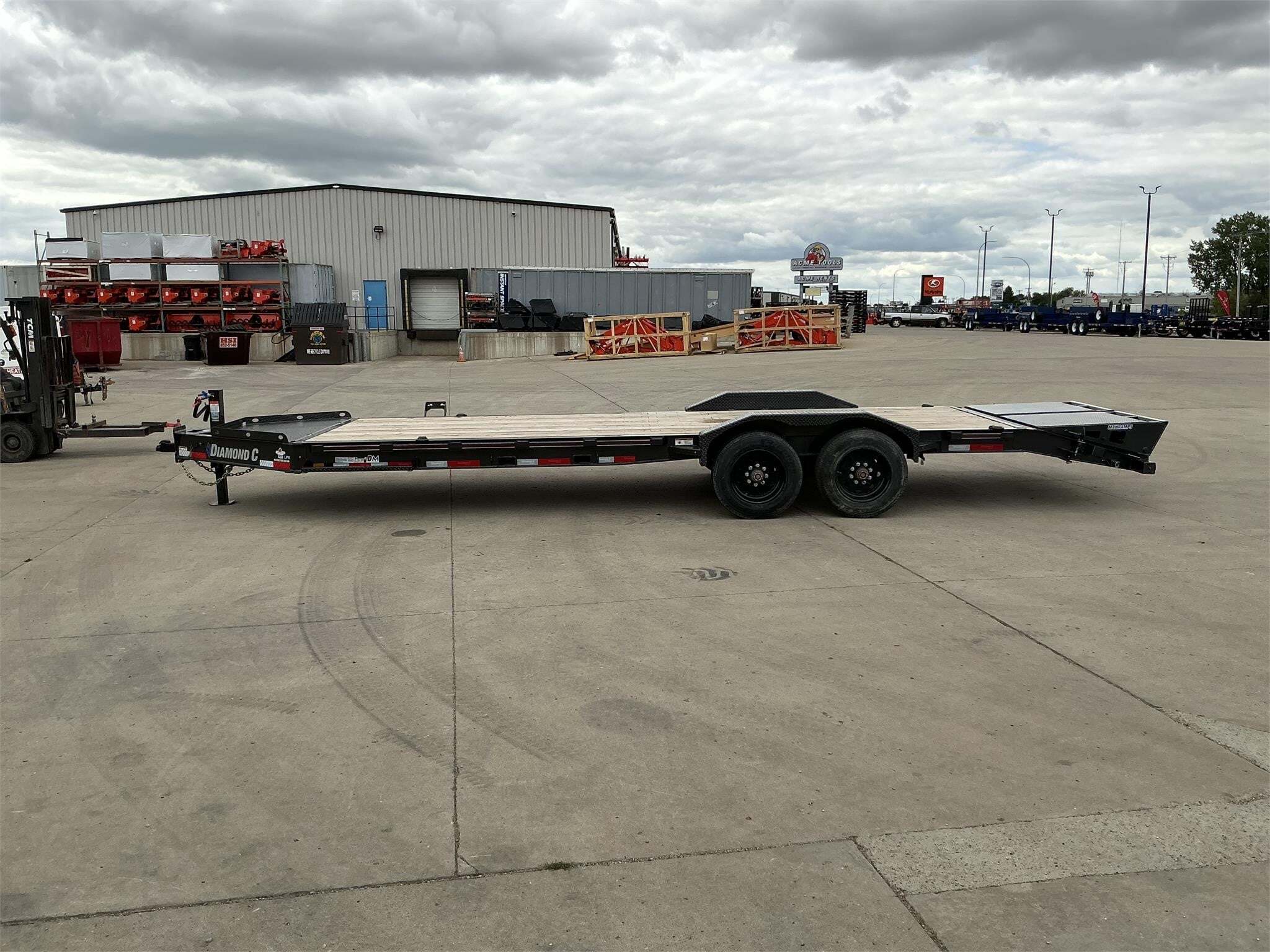 2024 DIAMOND C LPX in Minot, ND