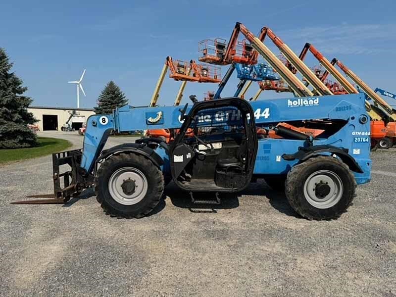 2015 GENIE GTH844 in East Bethany, NY
