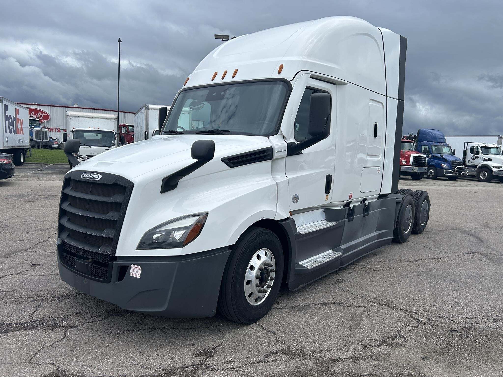 2022 FREIGHTLINER CASCADIA 126 in Walton, KY