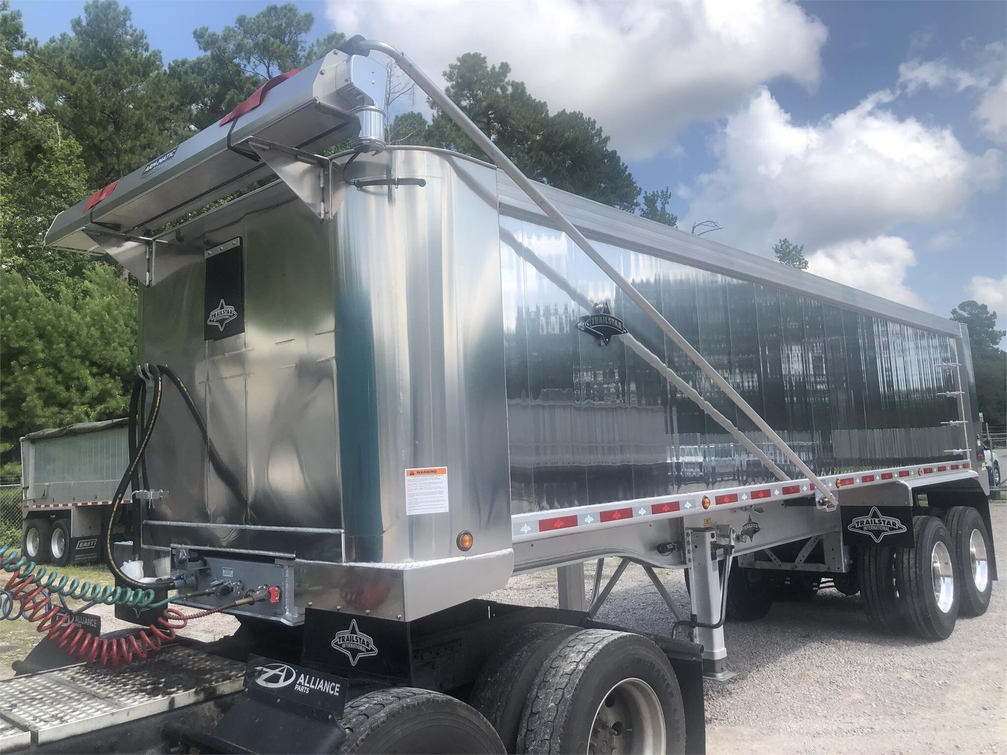2024 TRAILSTAR 28' X 96" X 60" FRAME SMOOTH SIDE DUMP in Spartanburg, SC