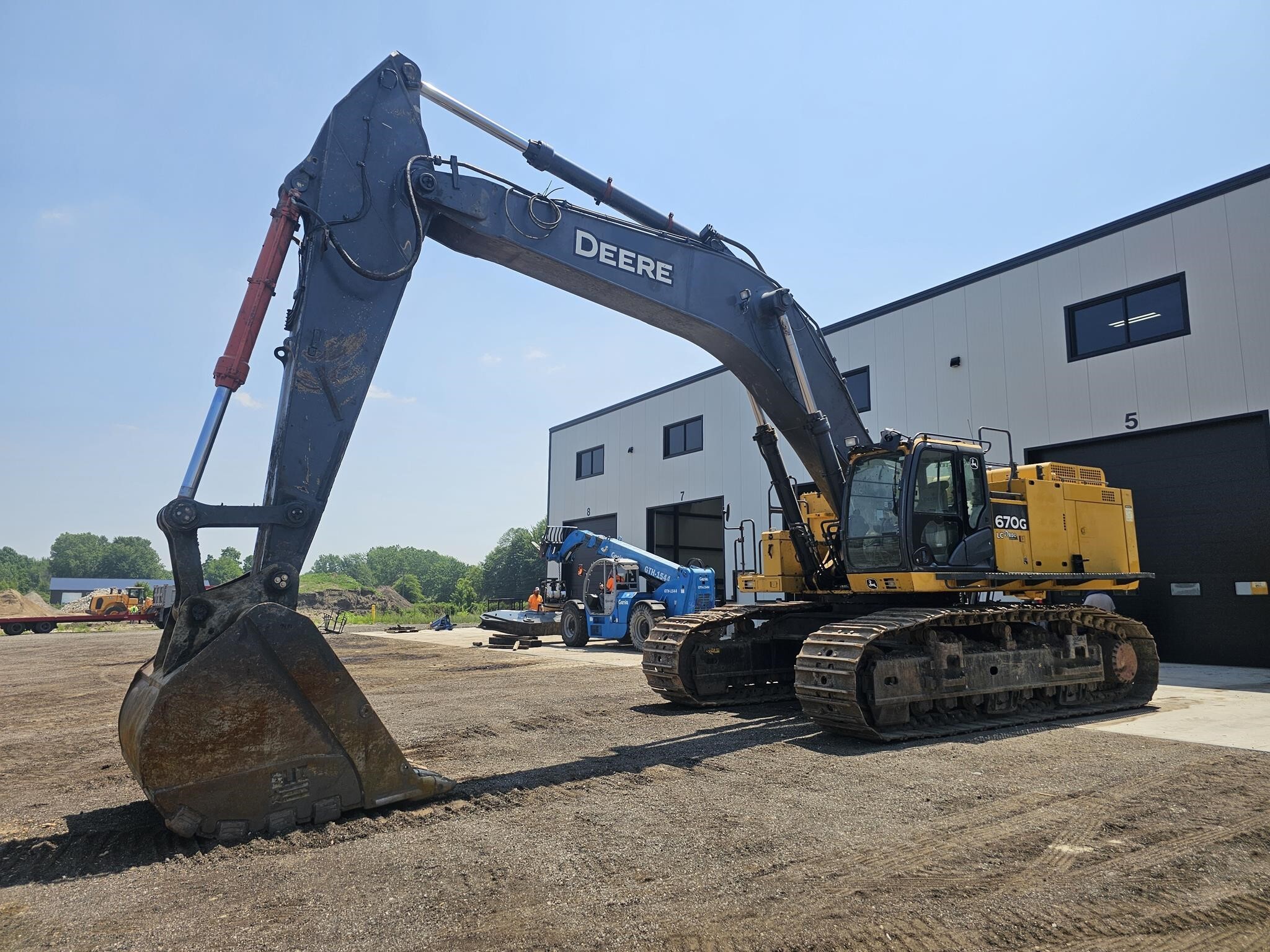 2019 DEERE 670G LC in Holland, MI