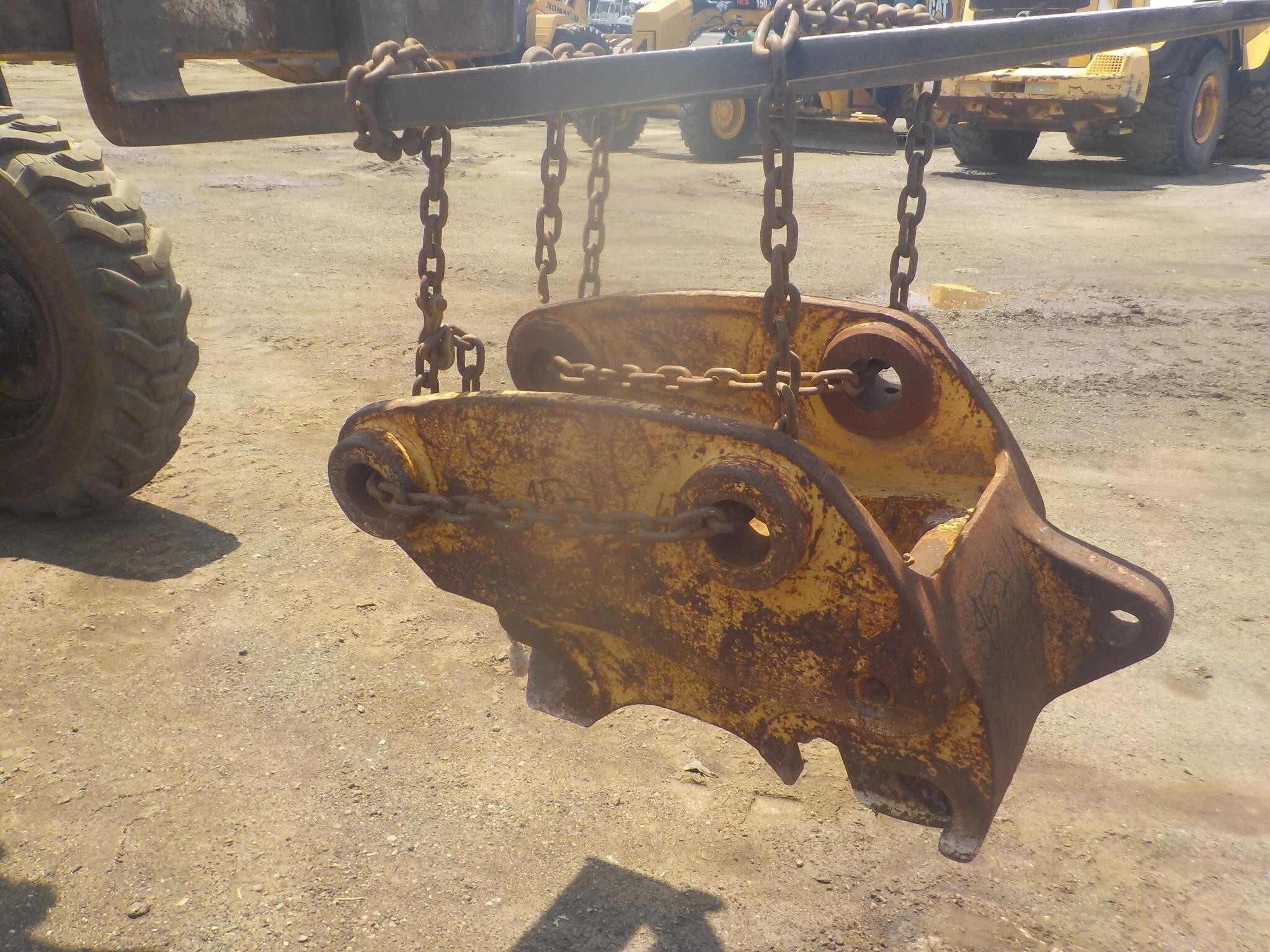 2005 CATERPILLAR Attachment in Holland, MI