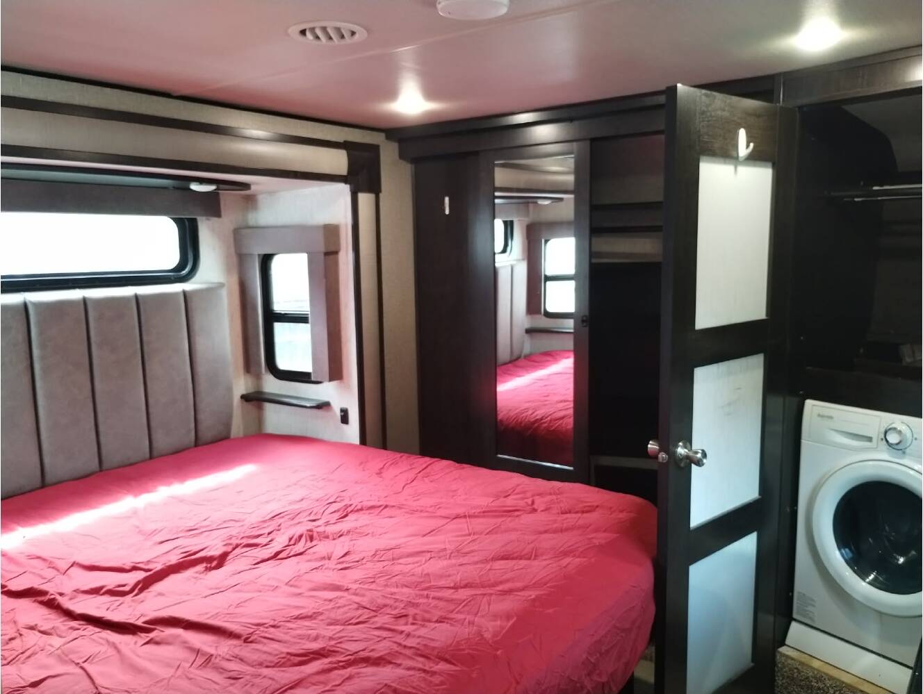 A photo of this 2019 Grand Design MOMENTUM 397TH