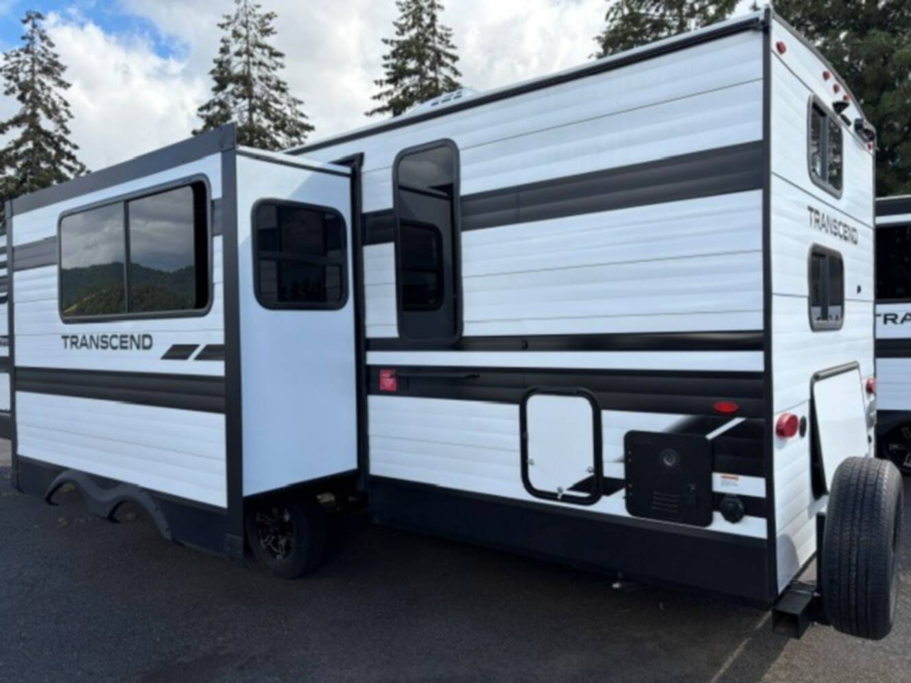 A photo of this 2027 Grand Design Transcend 265BHT