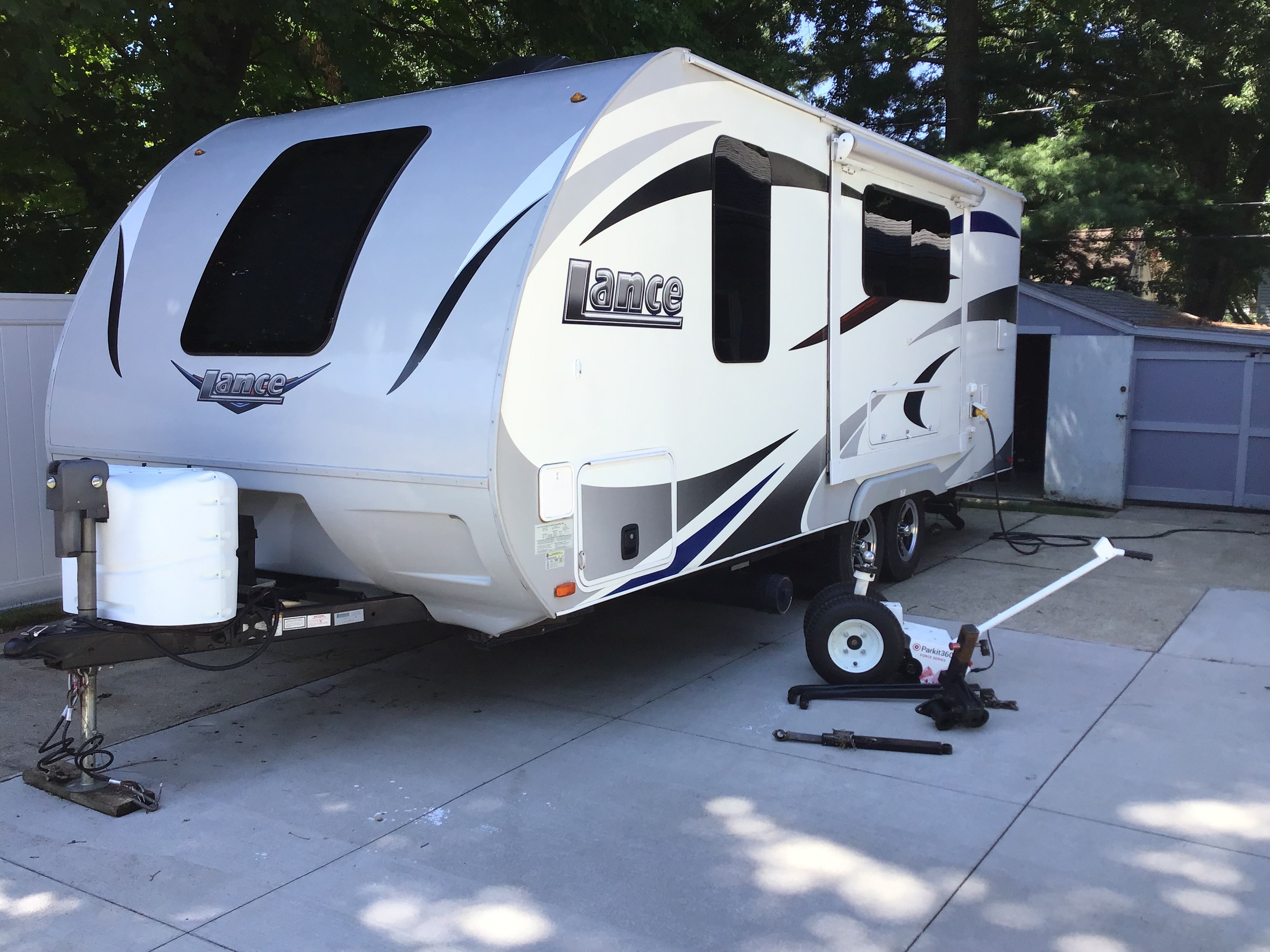 2017 Lance 1995 TRAVEL TRAILER in akron OH