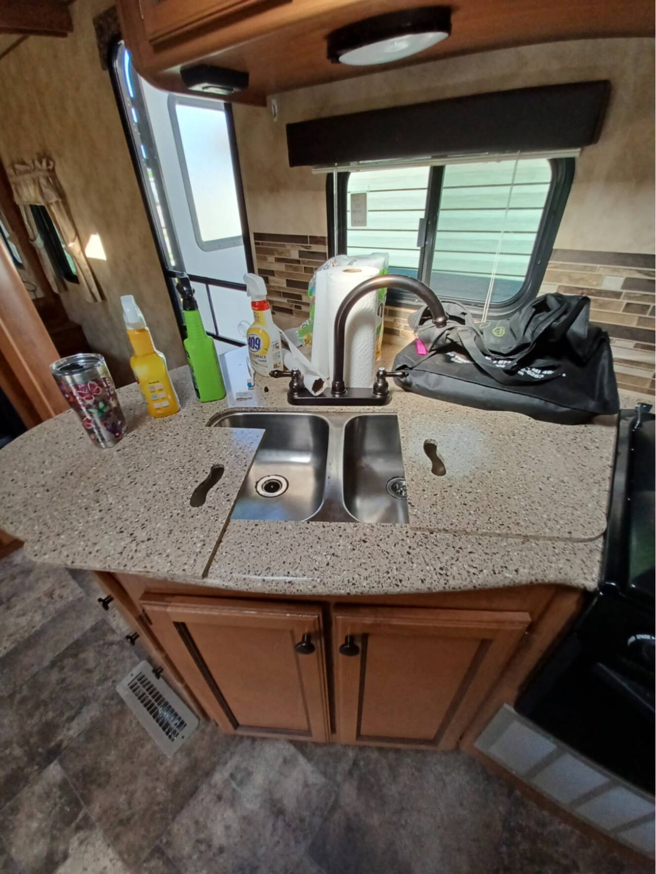 A photo of this 2015 Crossroads SUNSET TRAIL 320BH