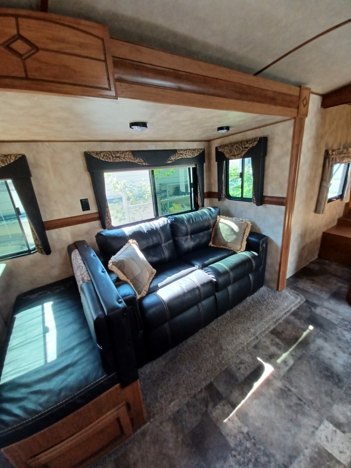 2015 Crossroads SUNSET TRAIL 320BH in dearborn heights MI