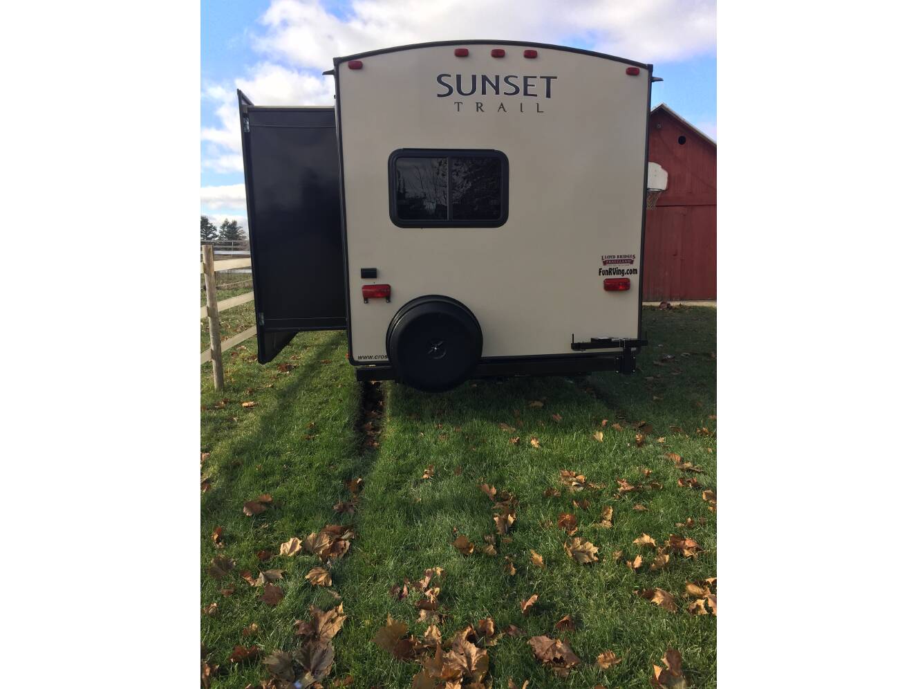 A photo of this 2015 Crossroads SUNSET TRAIL 320BH
